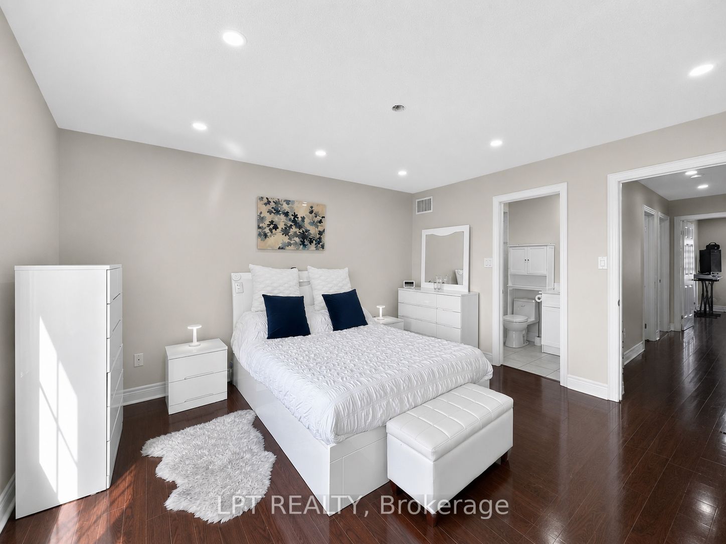 44 Cedar Lake Crescent Property Photo 17
