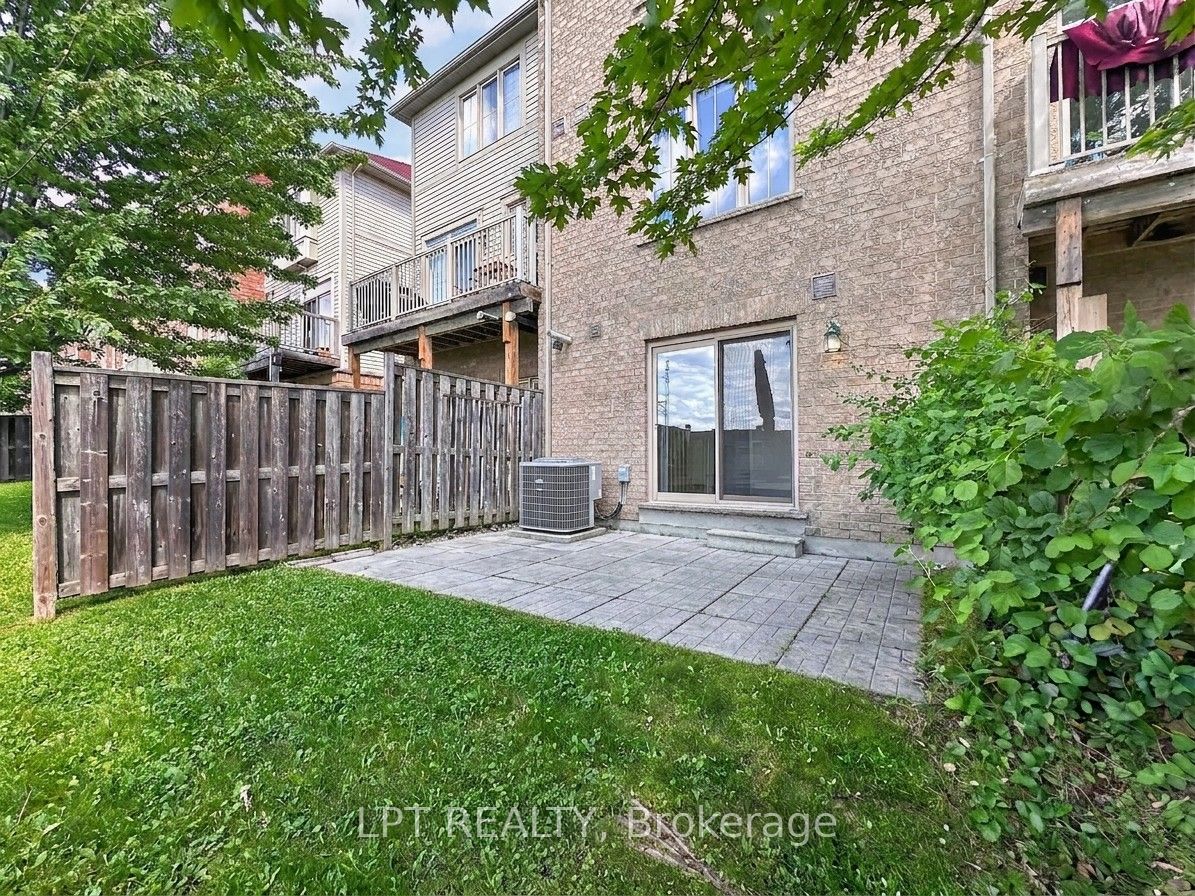 44 Cedar Lake Crescent Property Photo 28