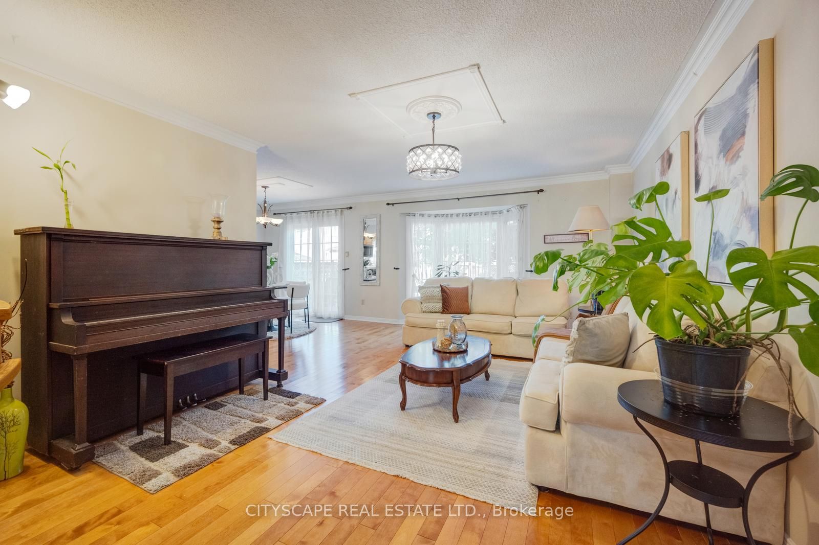 301 Kingsbridge Garden Property Photo 7