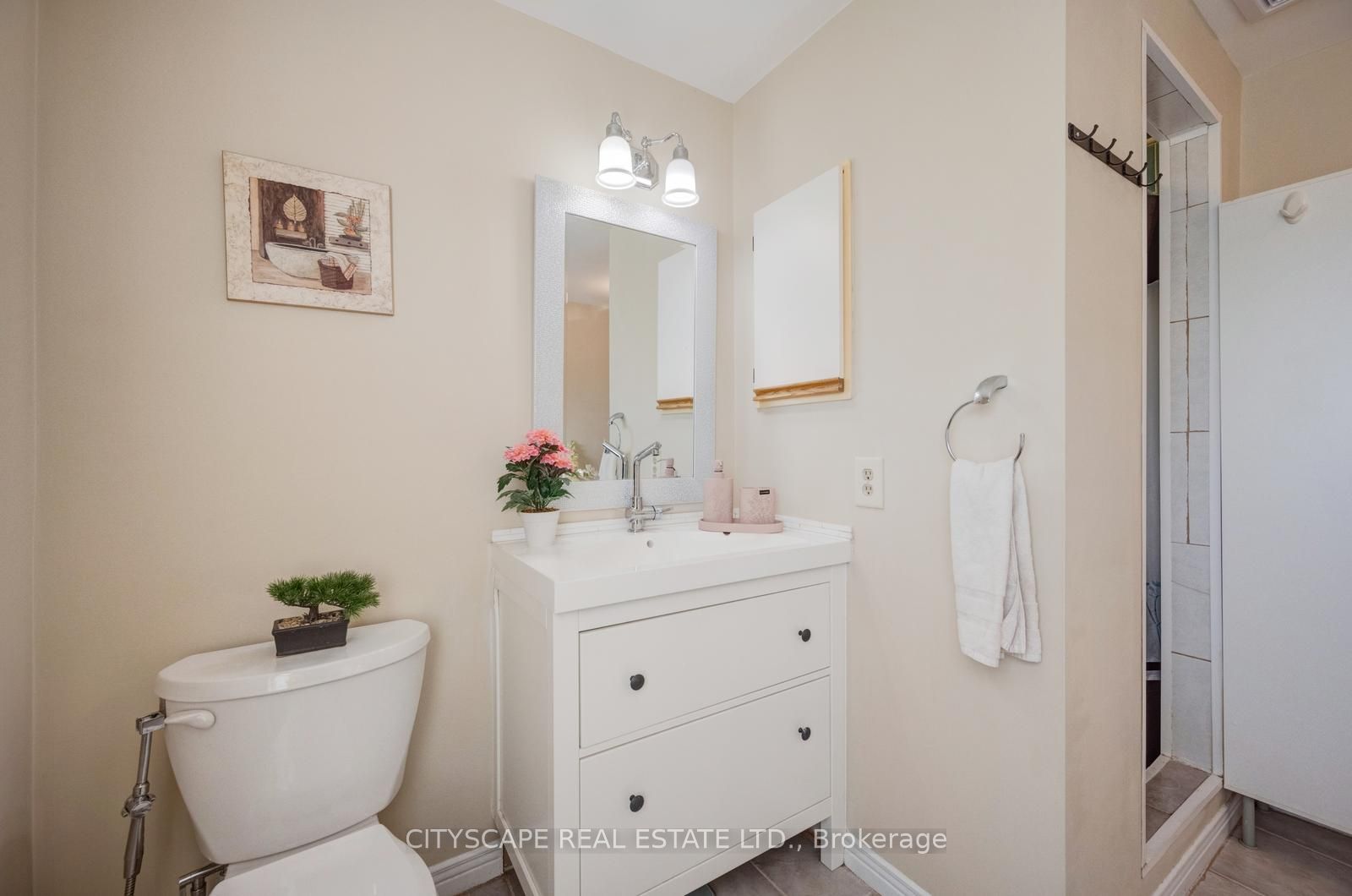 301 Kingsbridge Garden Property Photo 29