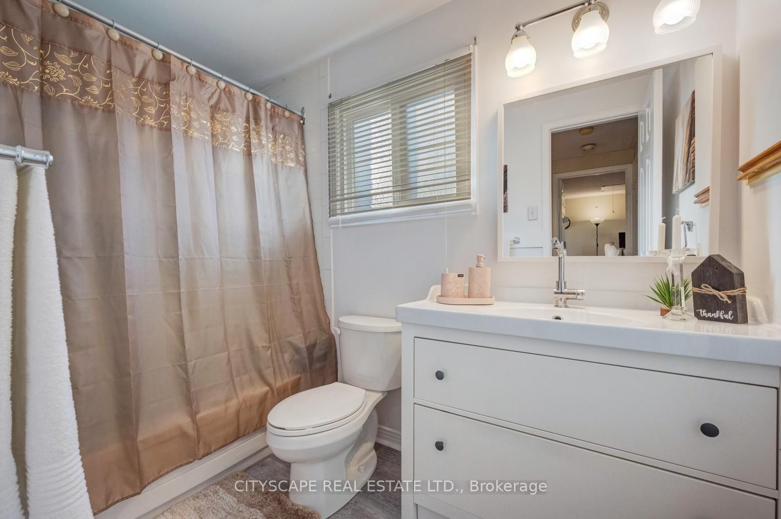 301 Kingsbridge Garden Property Photo 32