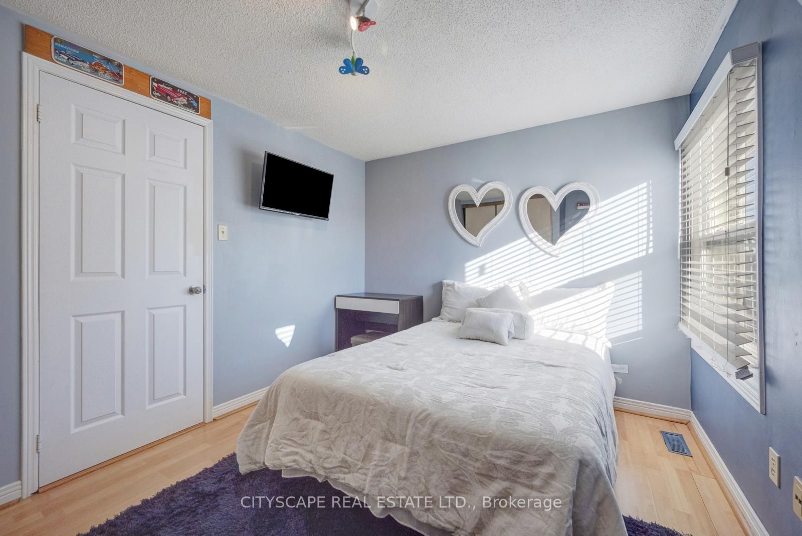 301 Kingsbridge Garden Property Photo 35