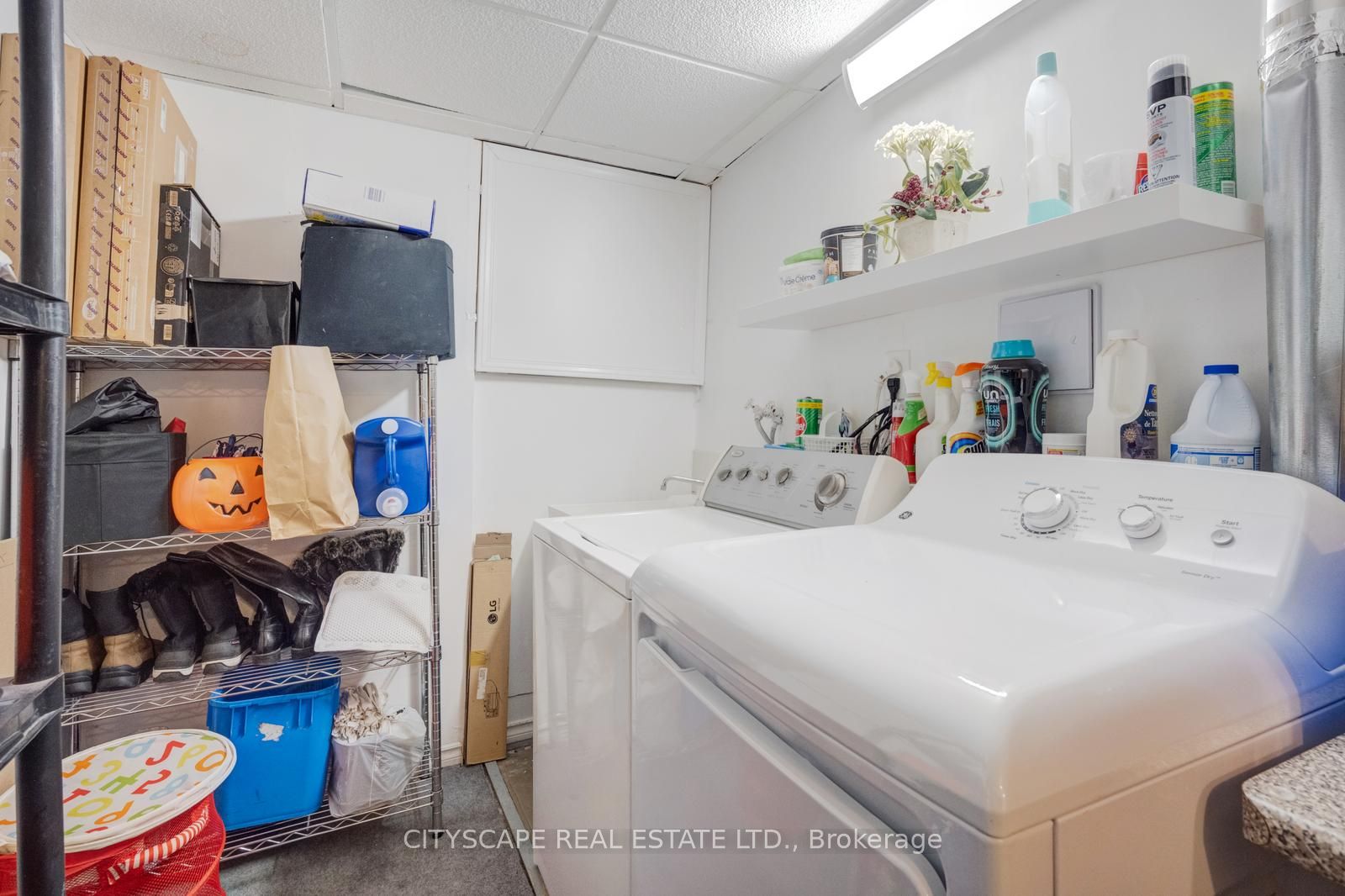 301 Kingsbridge Garden Property Photo 37