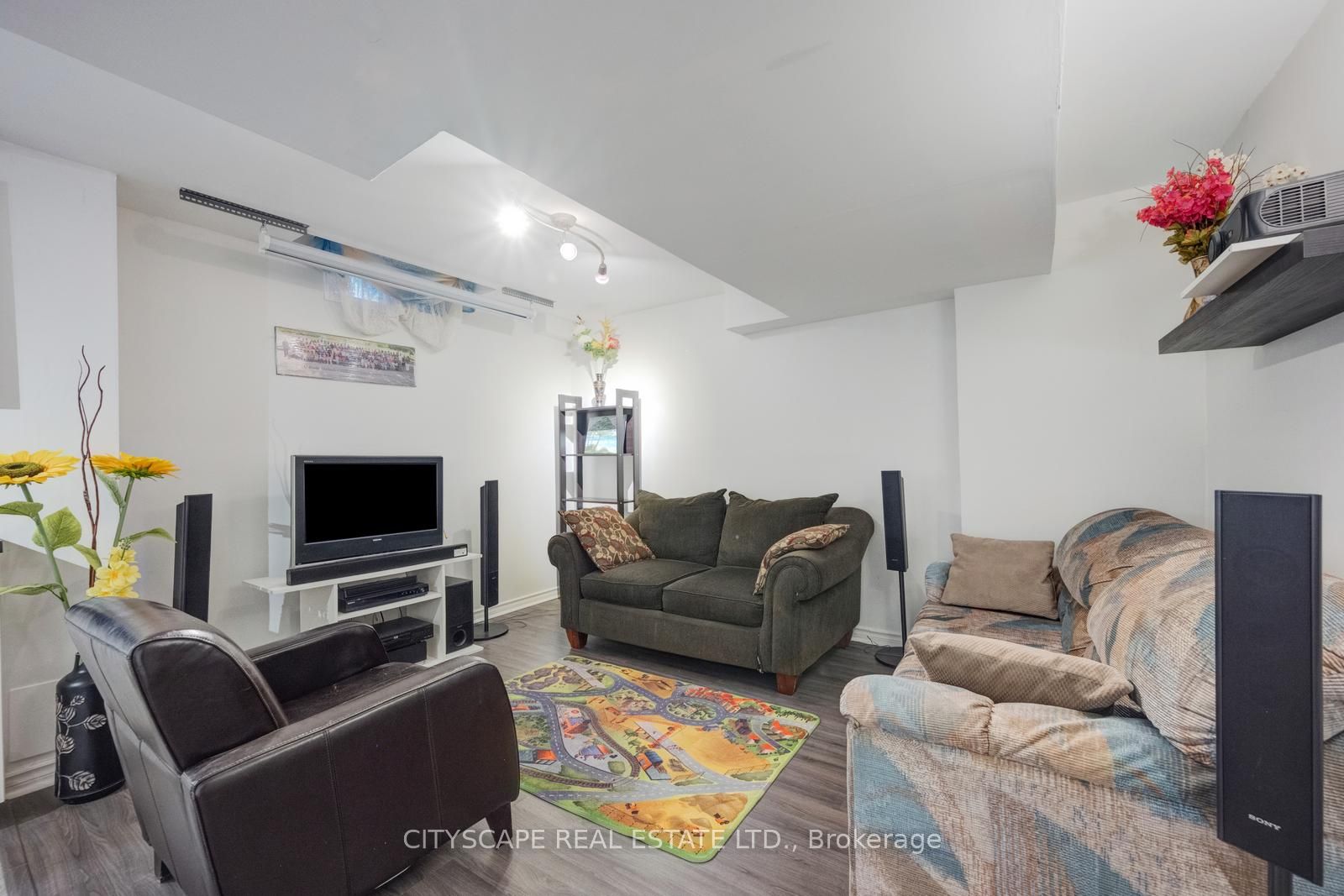 301 Kingsbridge Garden Property Photo 38