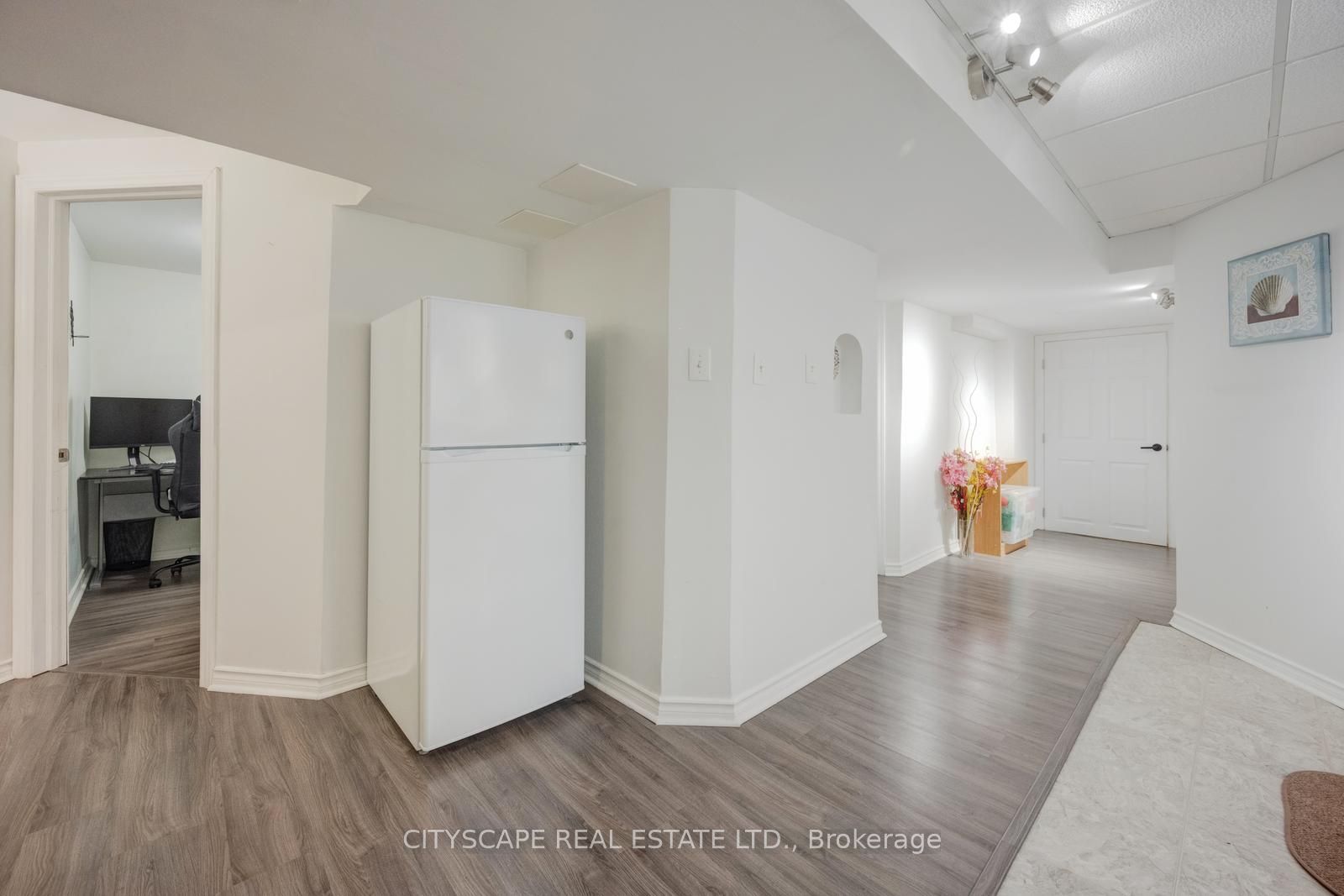 301 Kingsbridge Garden Property Photo 41