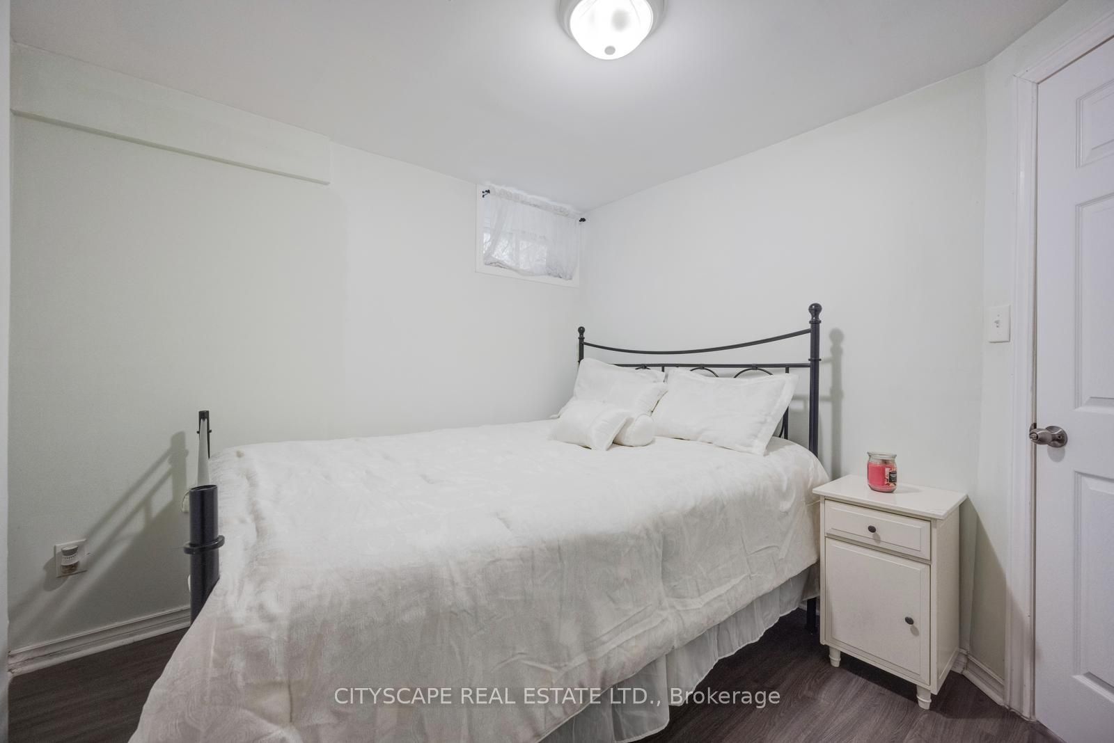 301 Kingsbridge Garden Property Photo 42