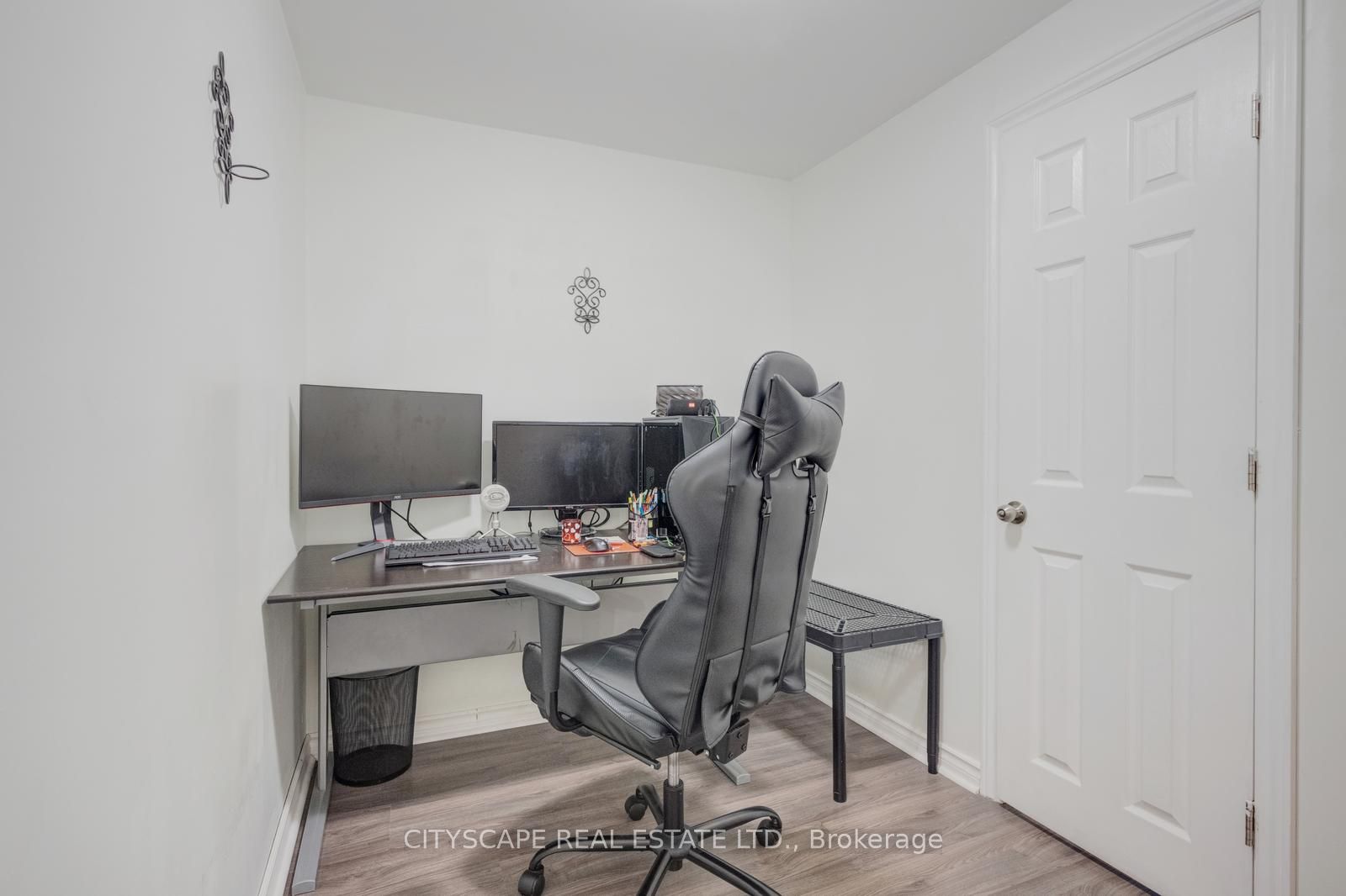 301 Kingsbridge Garden Property Photo 46