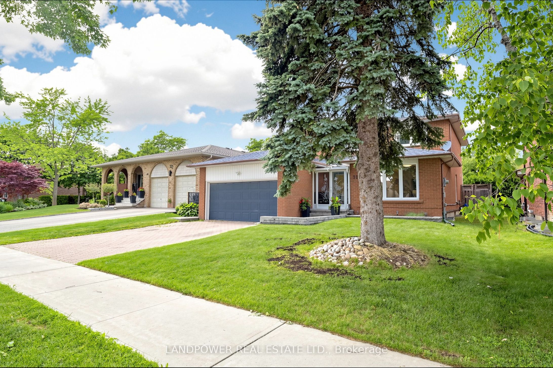 317 Paisley Boulevard W Property Photo 3