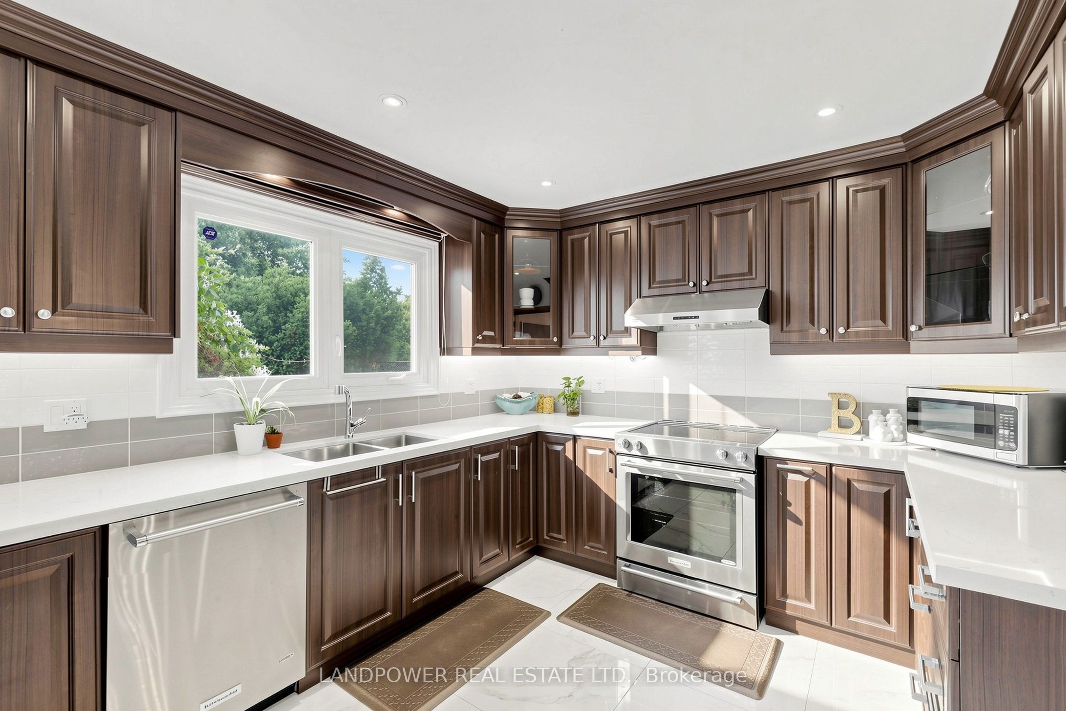 317 Paisley Boulevard W Property Photo 19