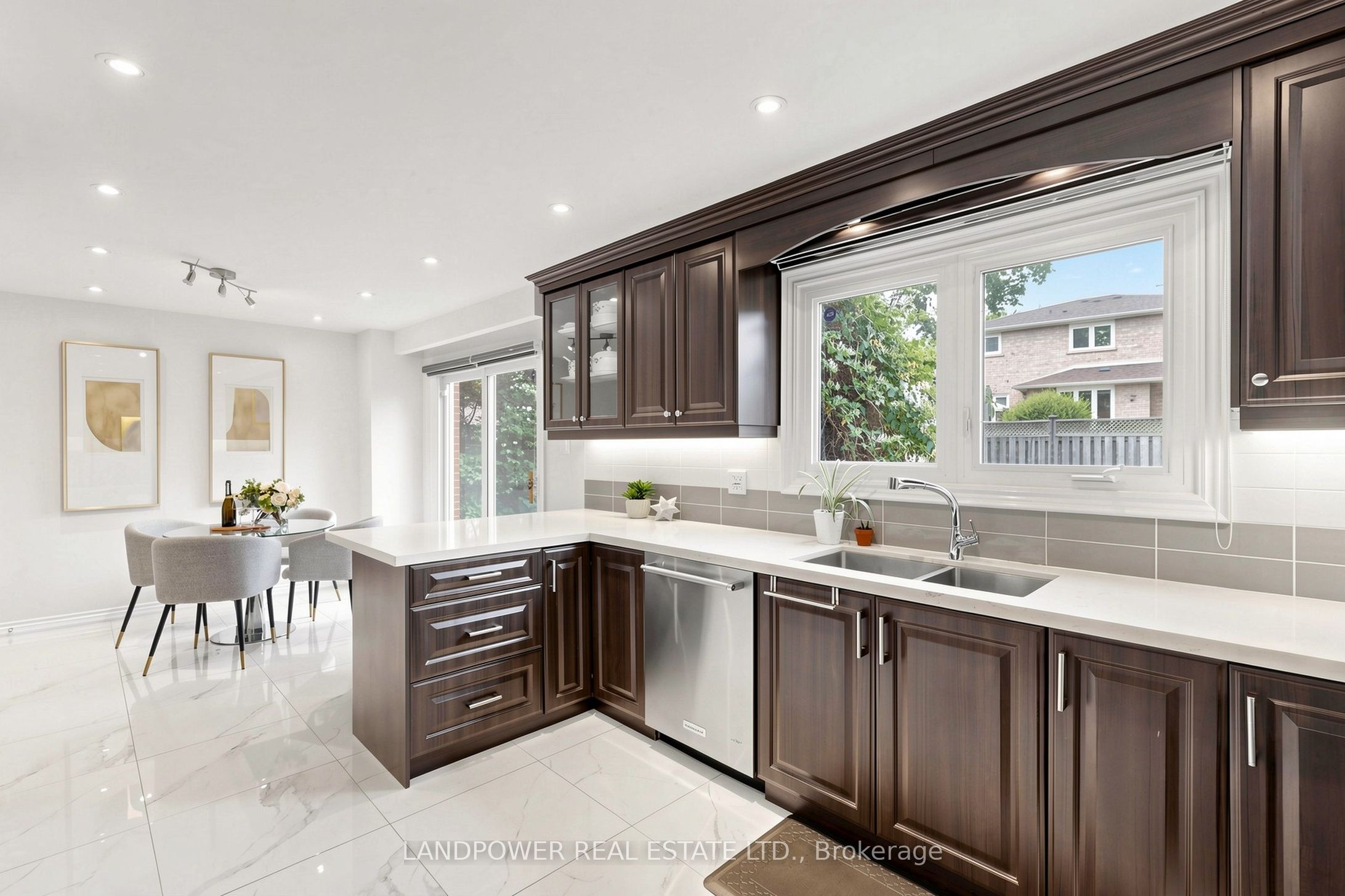 317 Paisley Boulevard W Property Photo 21