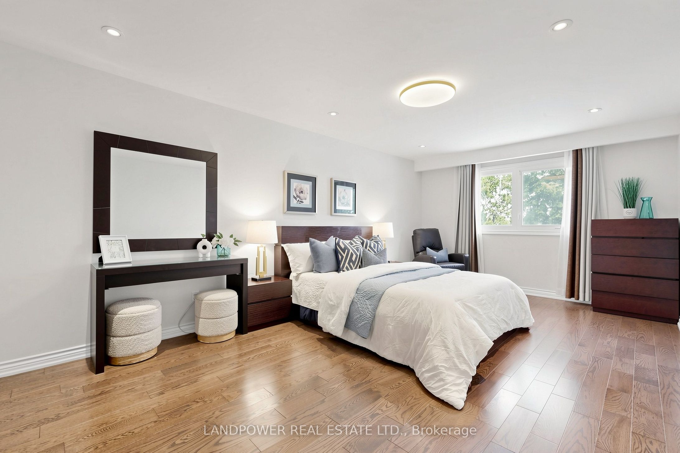 317 Paisley Boulevard W Property Photo 27