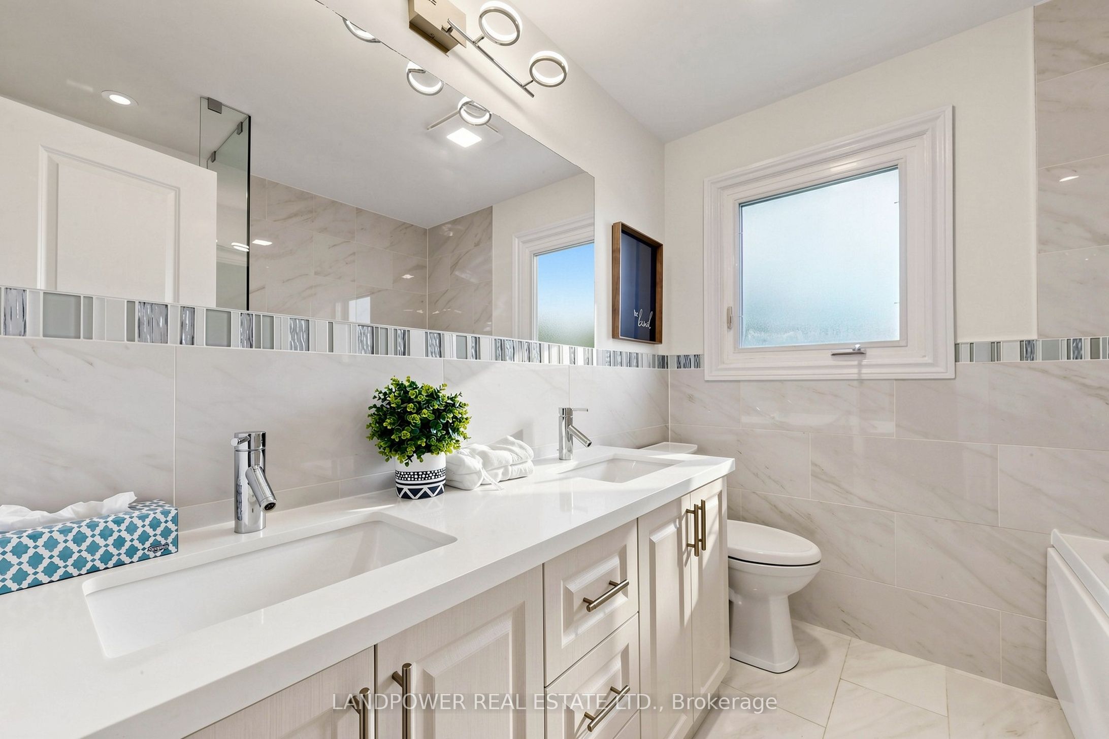 317 Paisley Boulevard W Property Photo 30