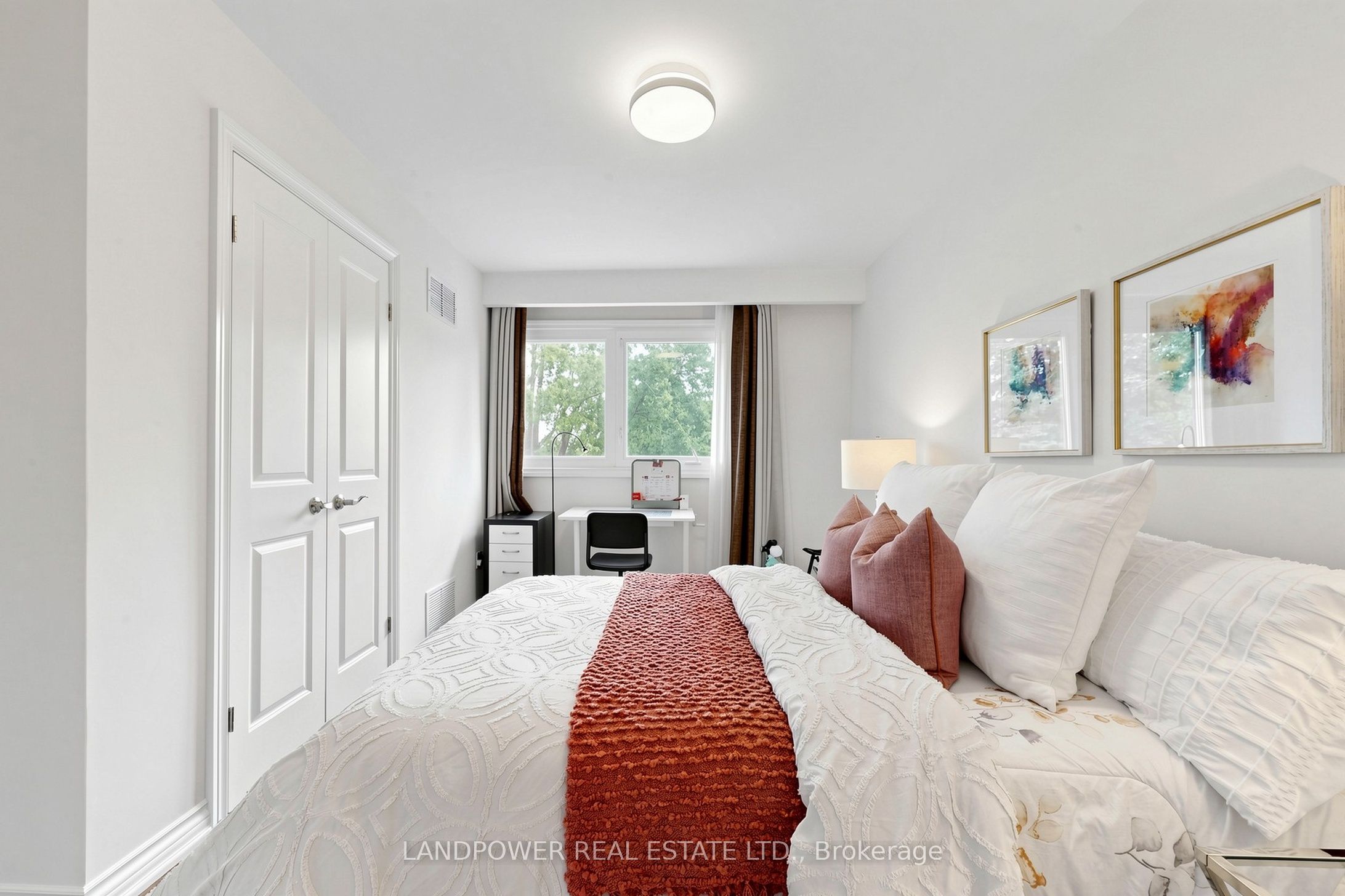 317 Paisley Boulevard W Property Photo 34