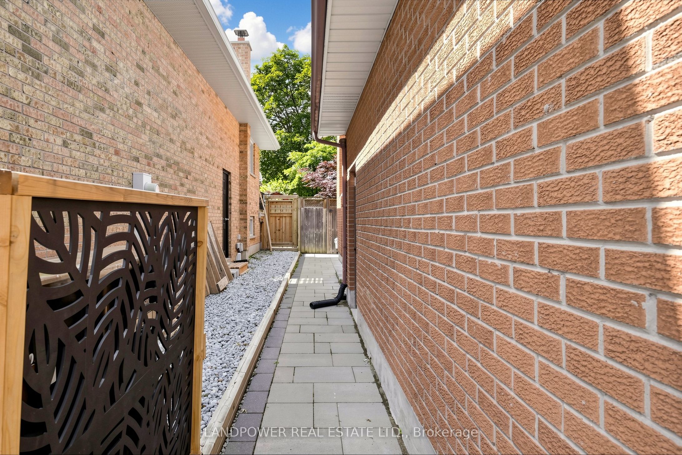 317 Paisley Boulevard W Property Photo 49