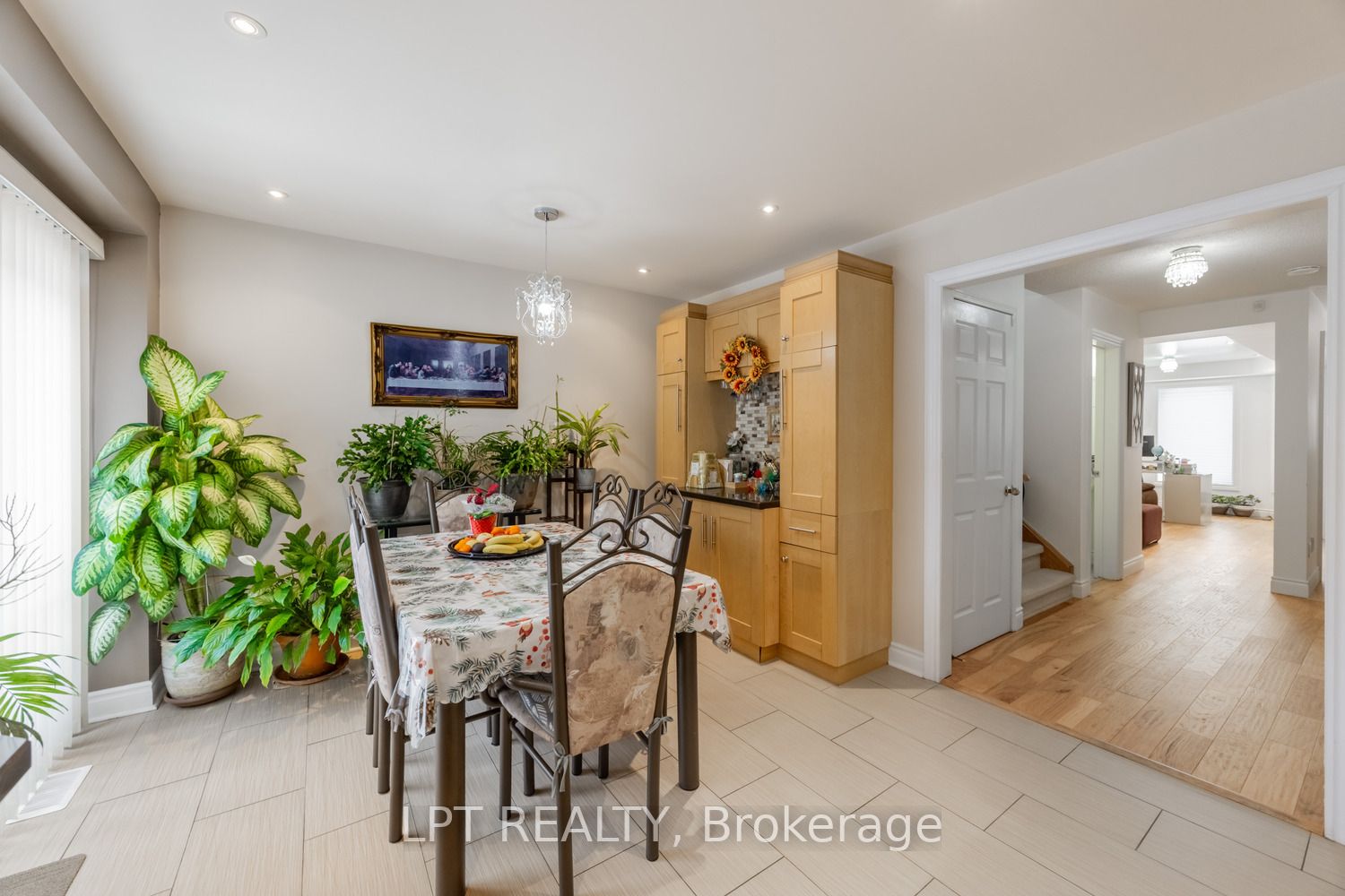 3040 Bentley Drive Property Photo 1