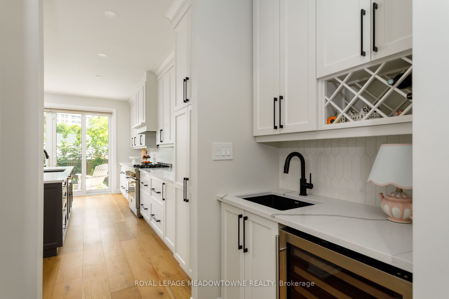 396 Broadway Avenue Property Photo 9