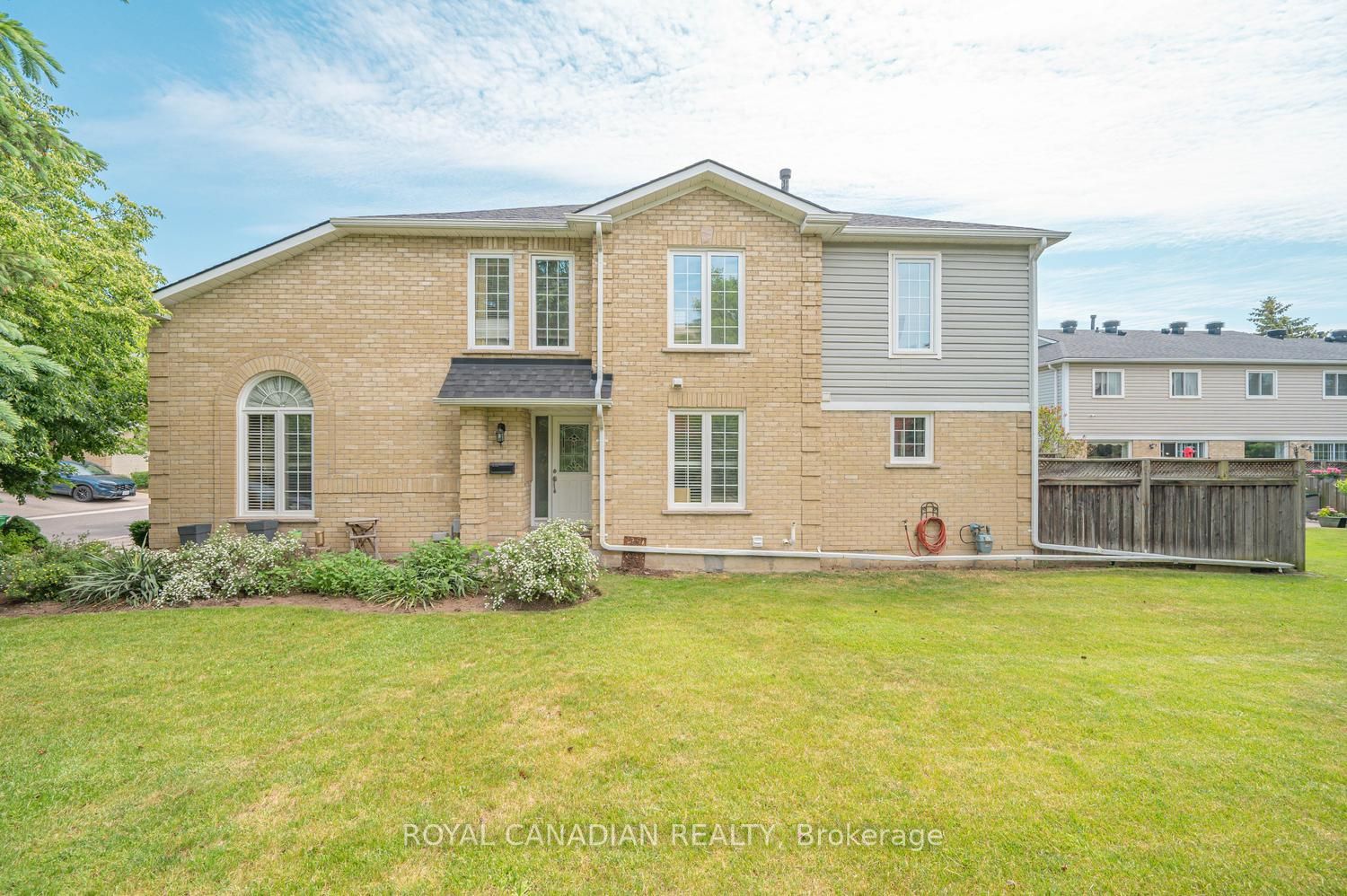 63 Heathcliffe Square Property Photo 1