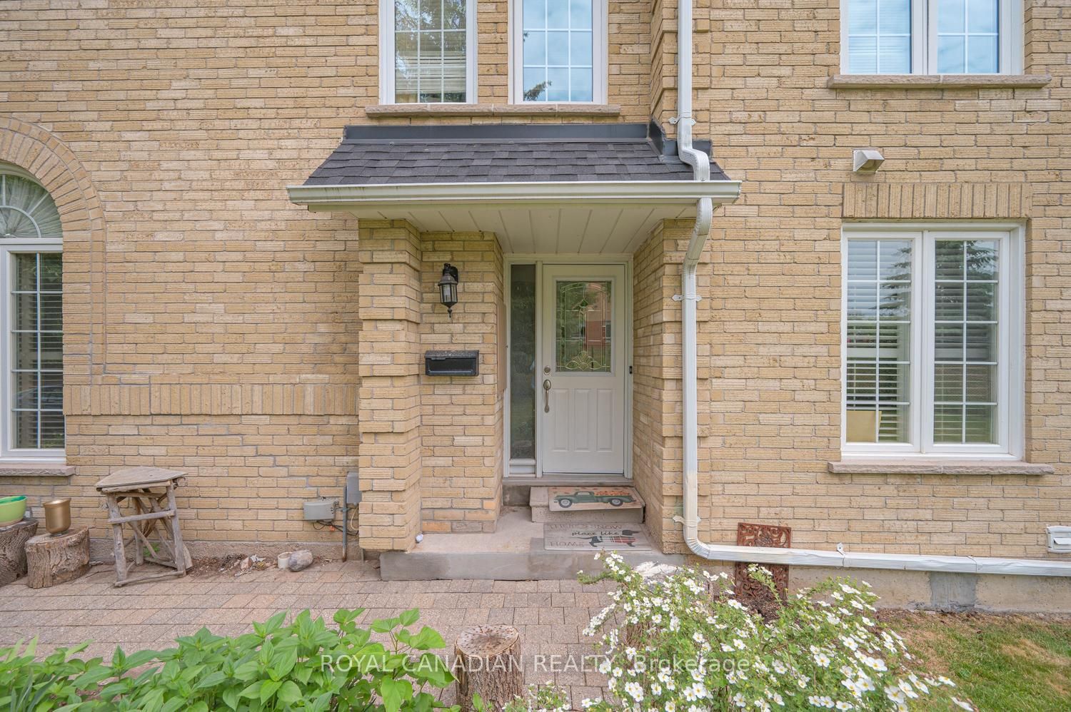 63 Heathcliffe Square Property Photo 4