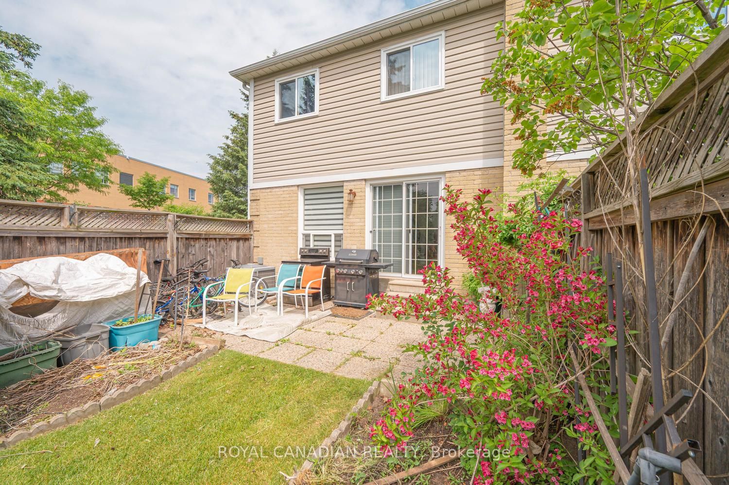 63 Heathcliffe Square Property Photo 47