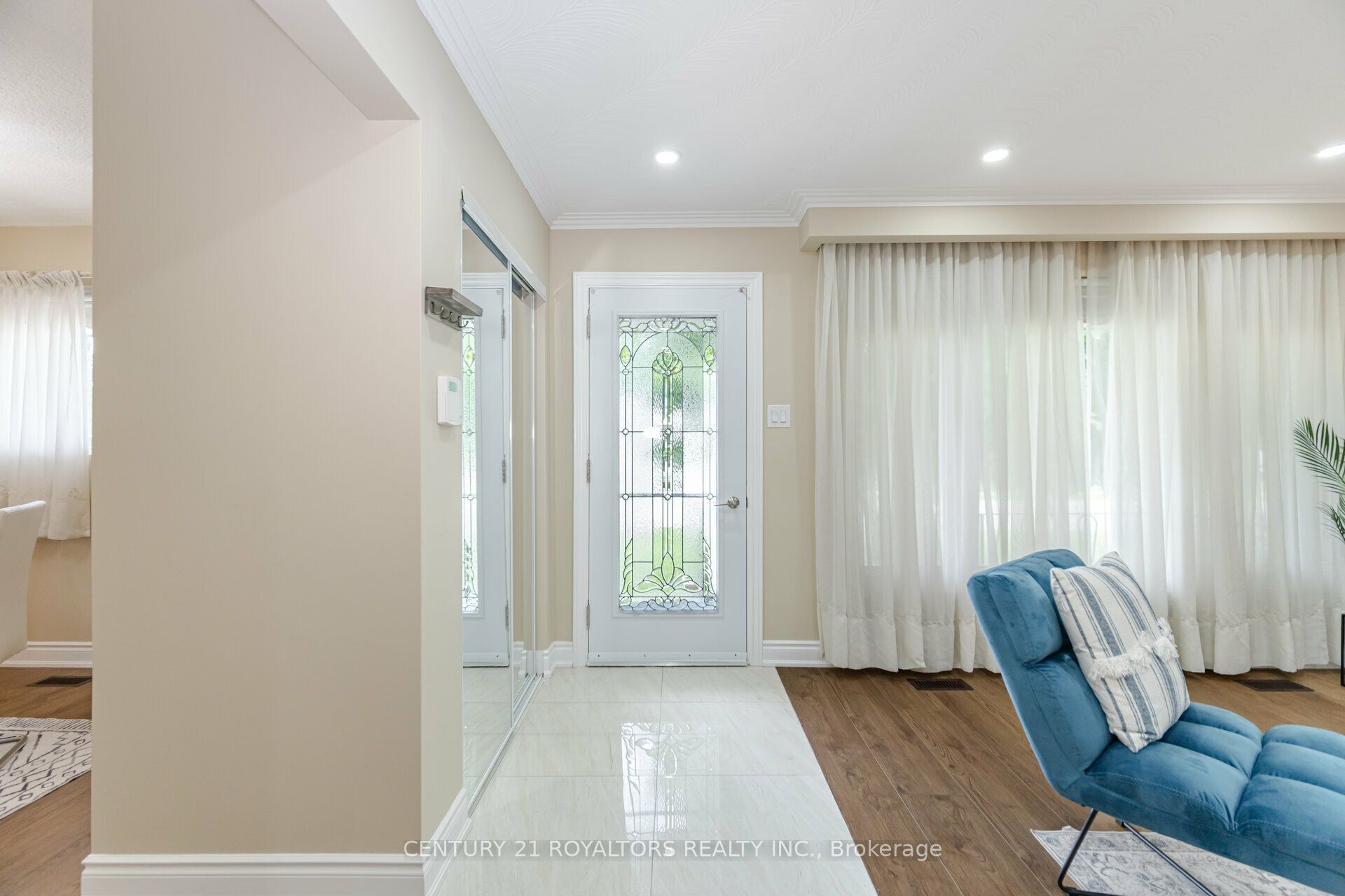 21 Jersey Avenue Property Photo 6