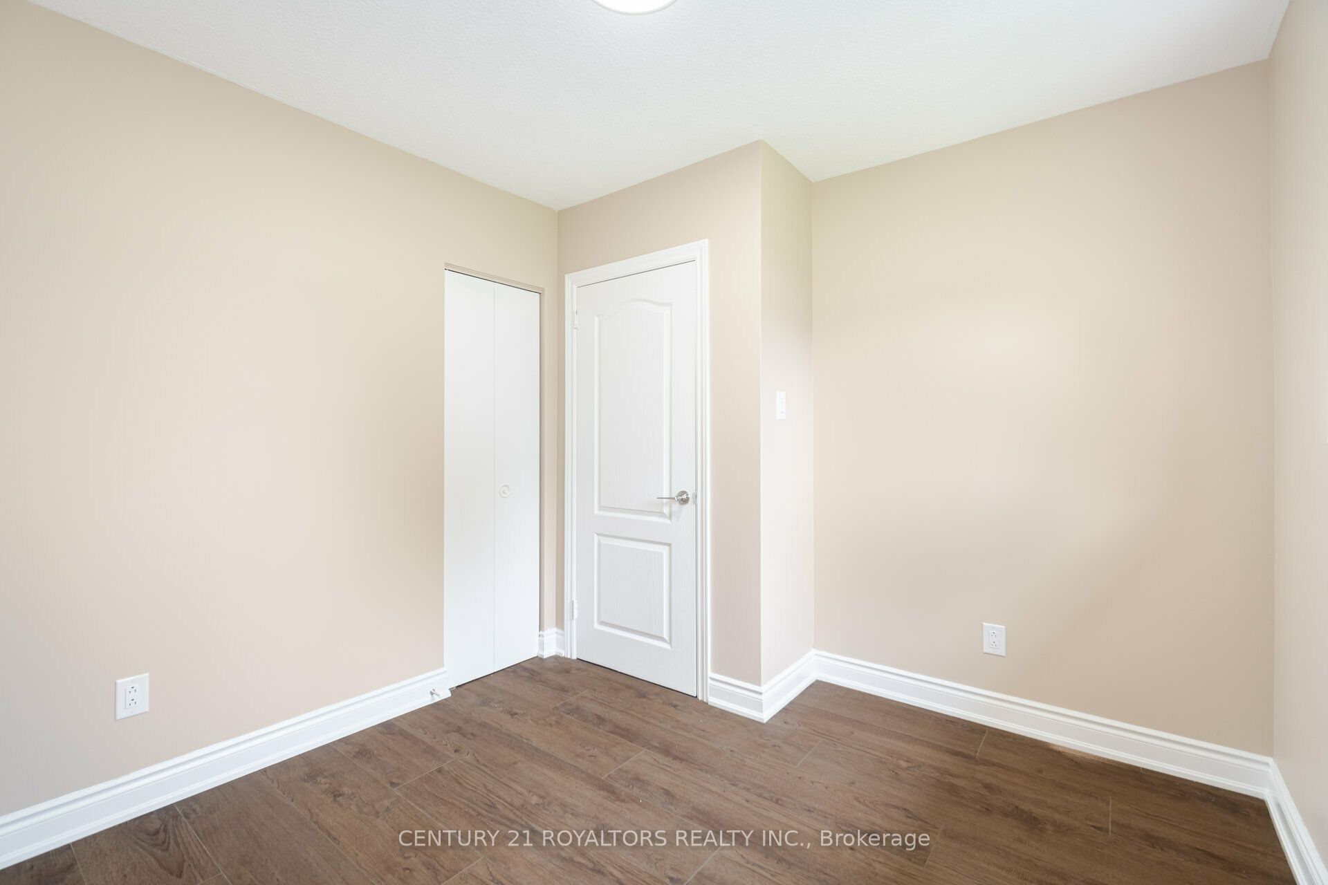 21 Jersey Avenue Property Photo 19