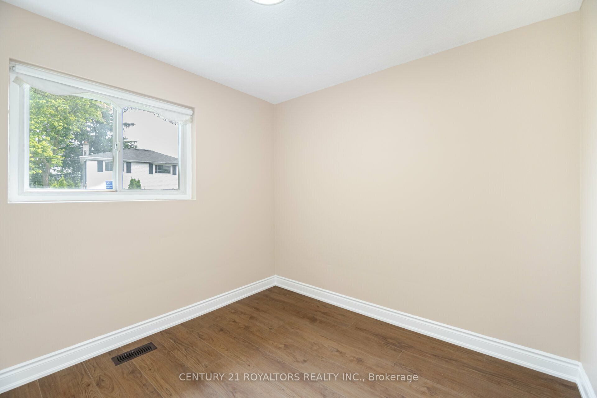 21 Jersey Avenue Property Photo 20