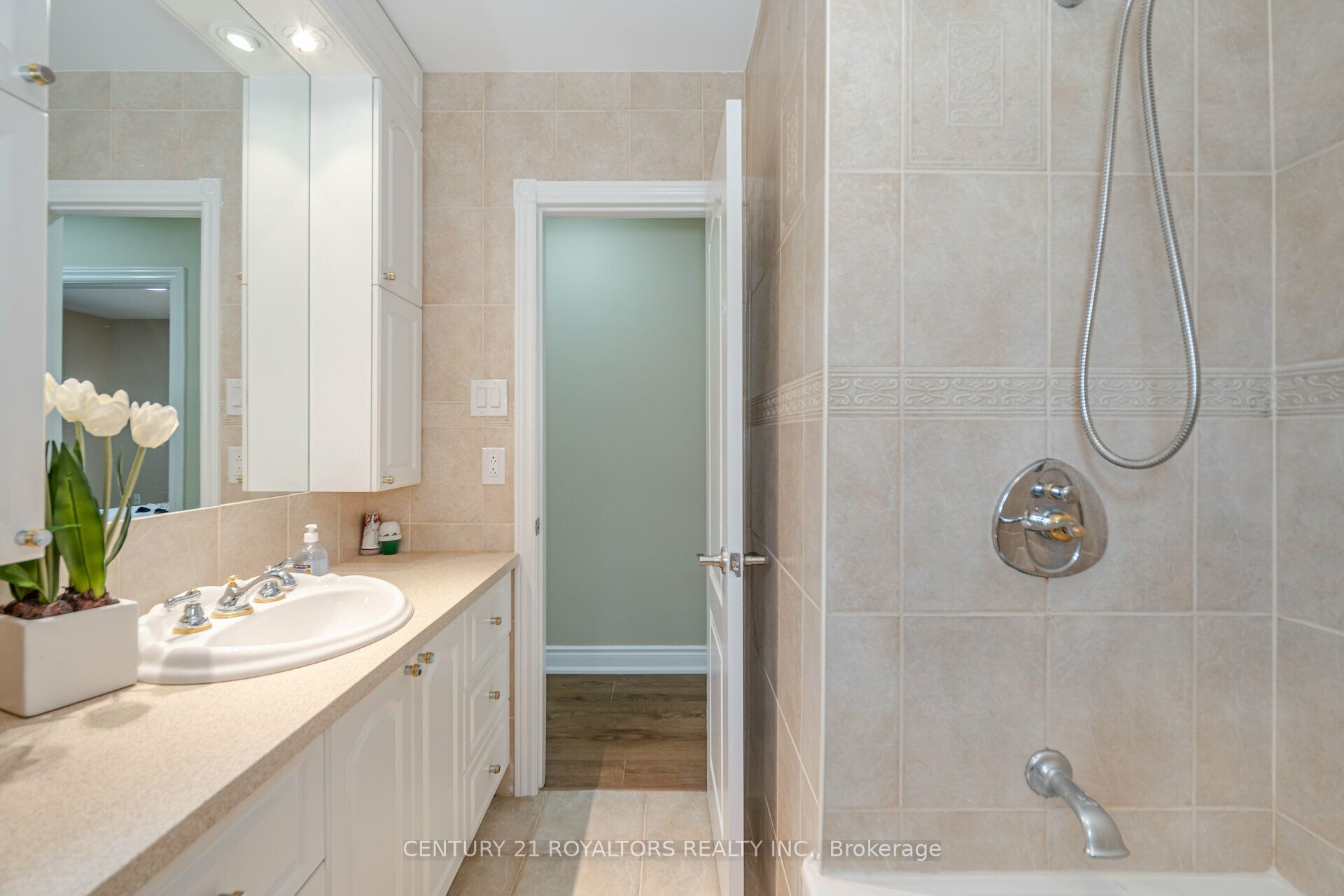 21 Jersey Avenue Property Photo 24