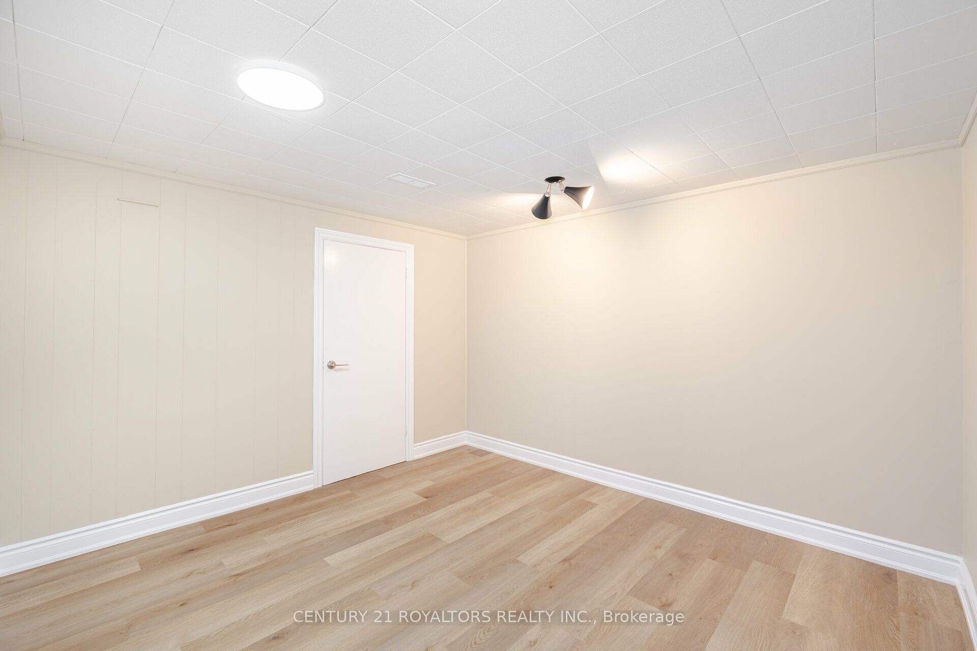21 Jersey Avenue Property Photo 36
