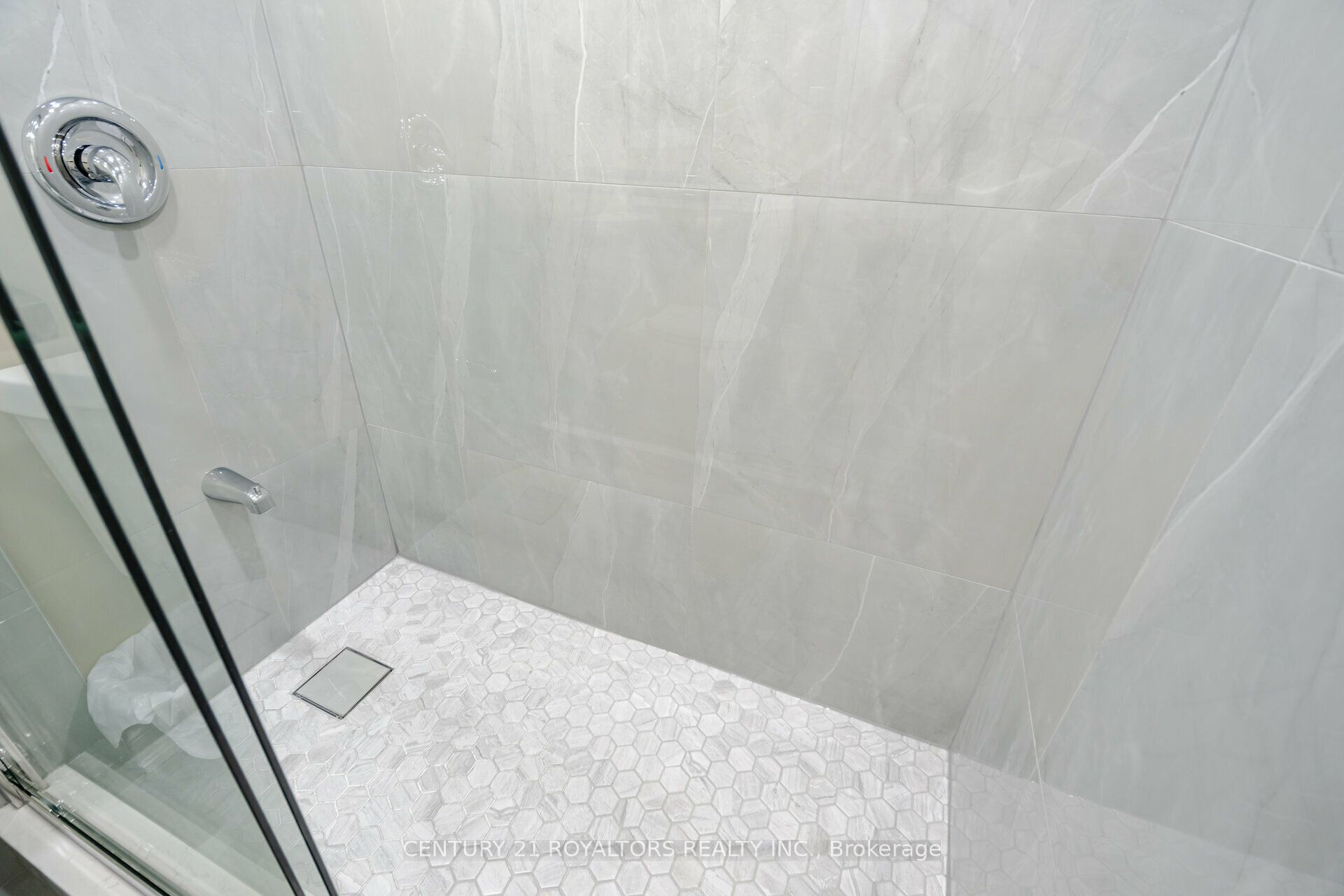 21 Jersey Avenue Property Photo 41
