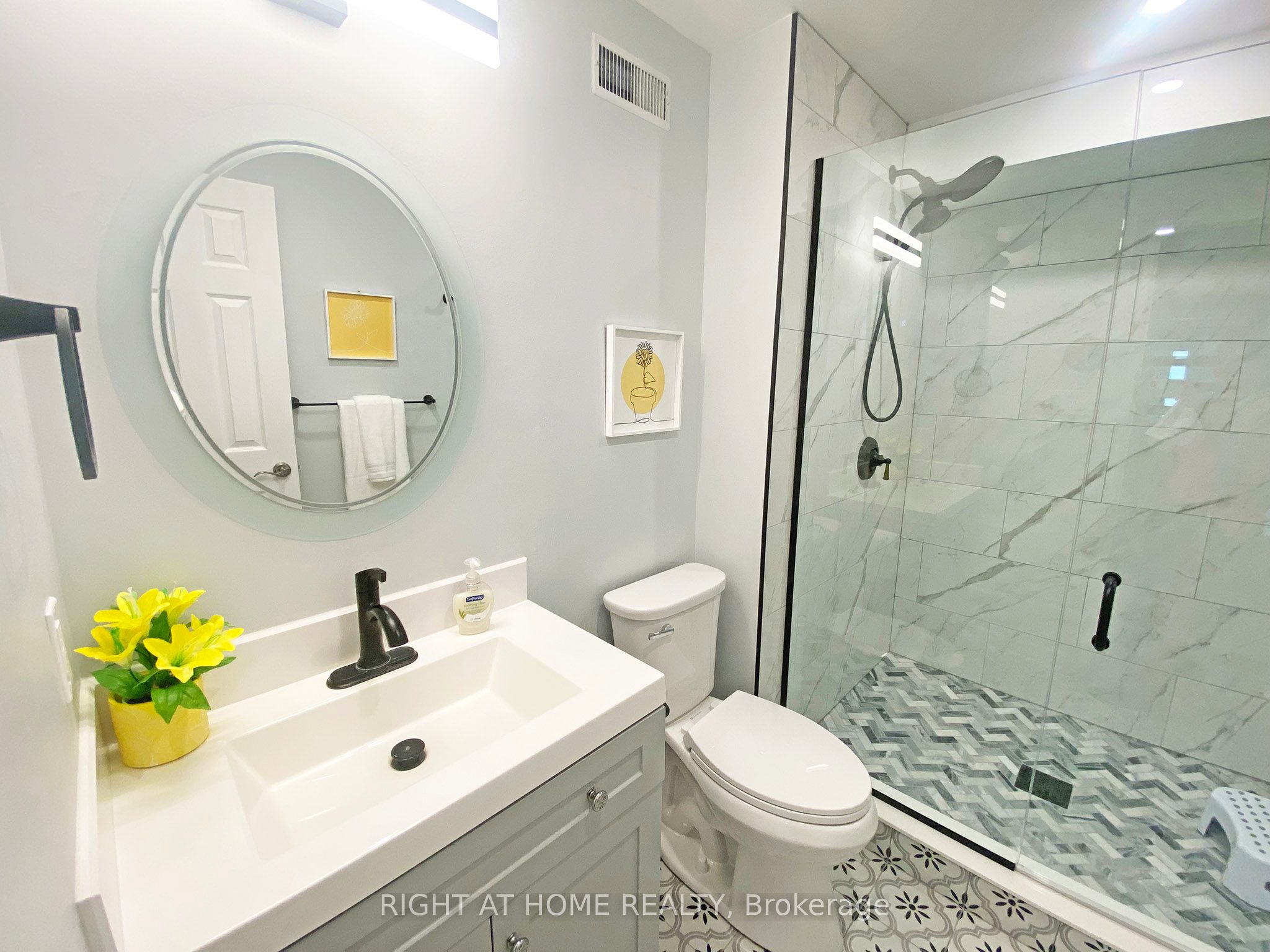 10 Munro Street Property Photo 10