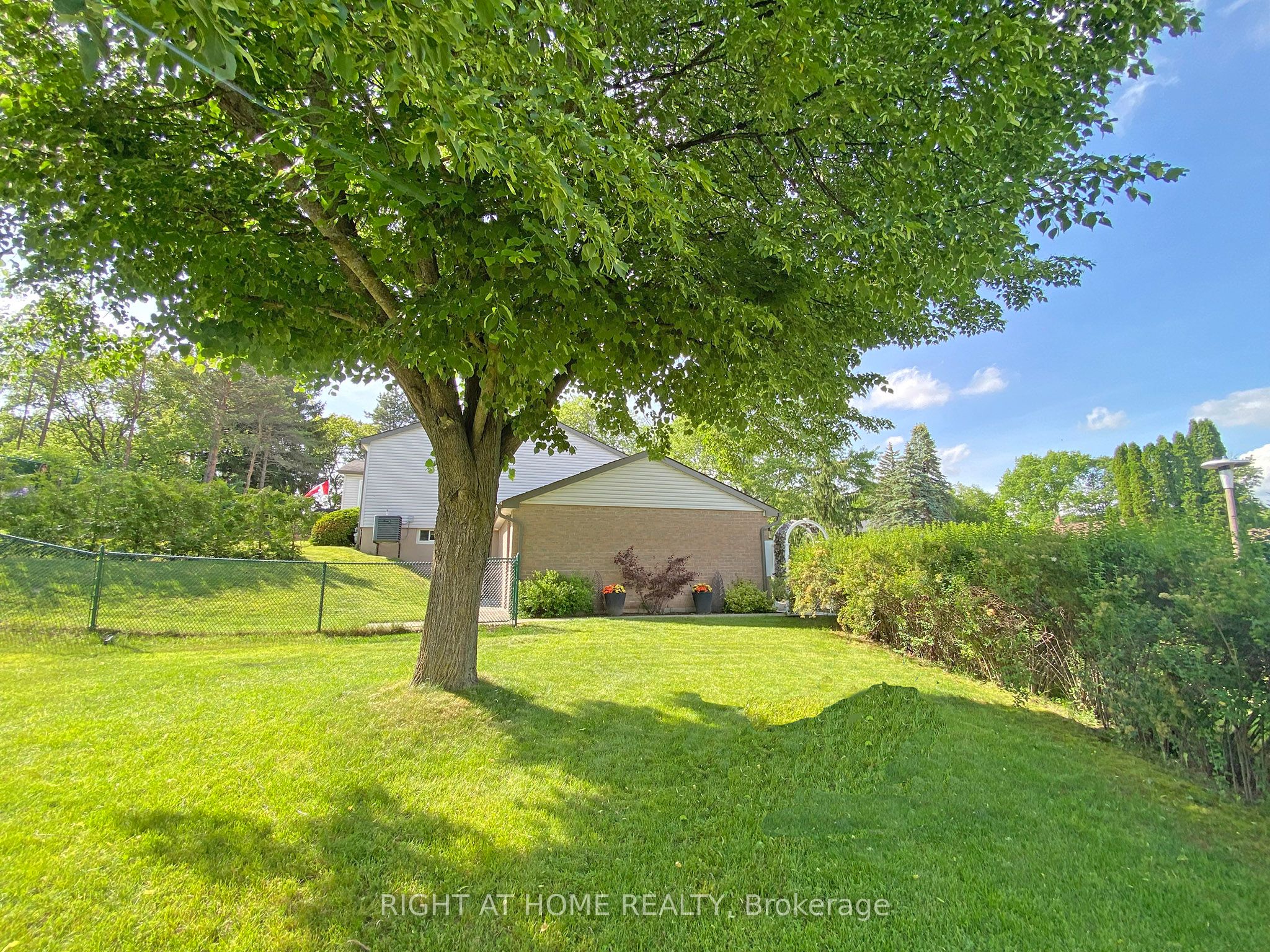 10 Munro Street Property Photo 29