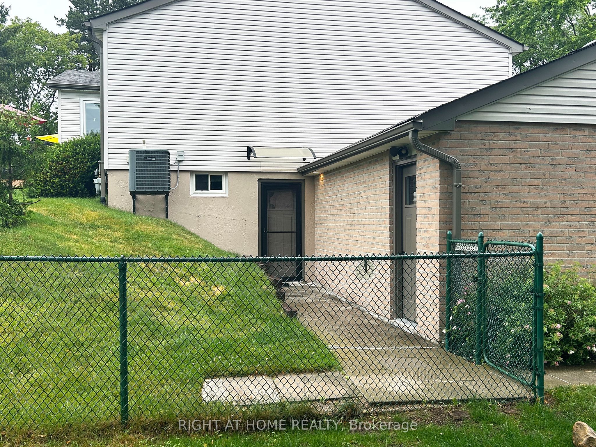 10 Munro Street Property Photo 31