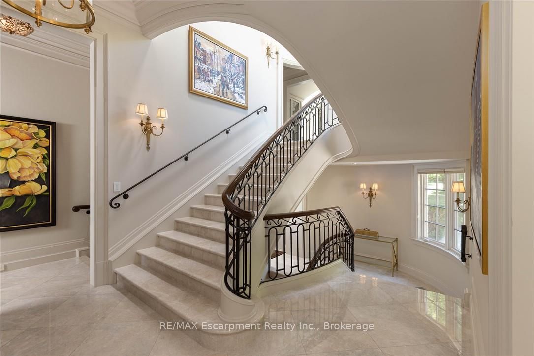2054 Lakeshore Road E Property Photo 16