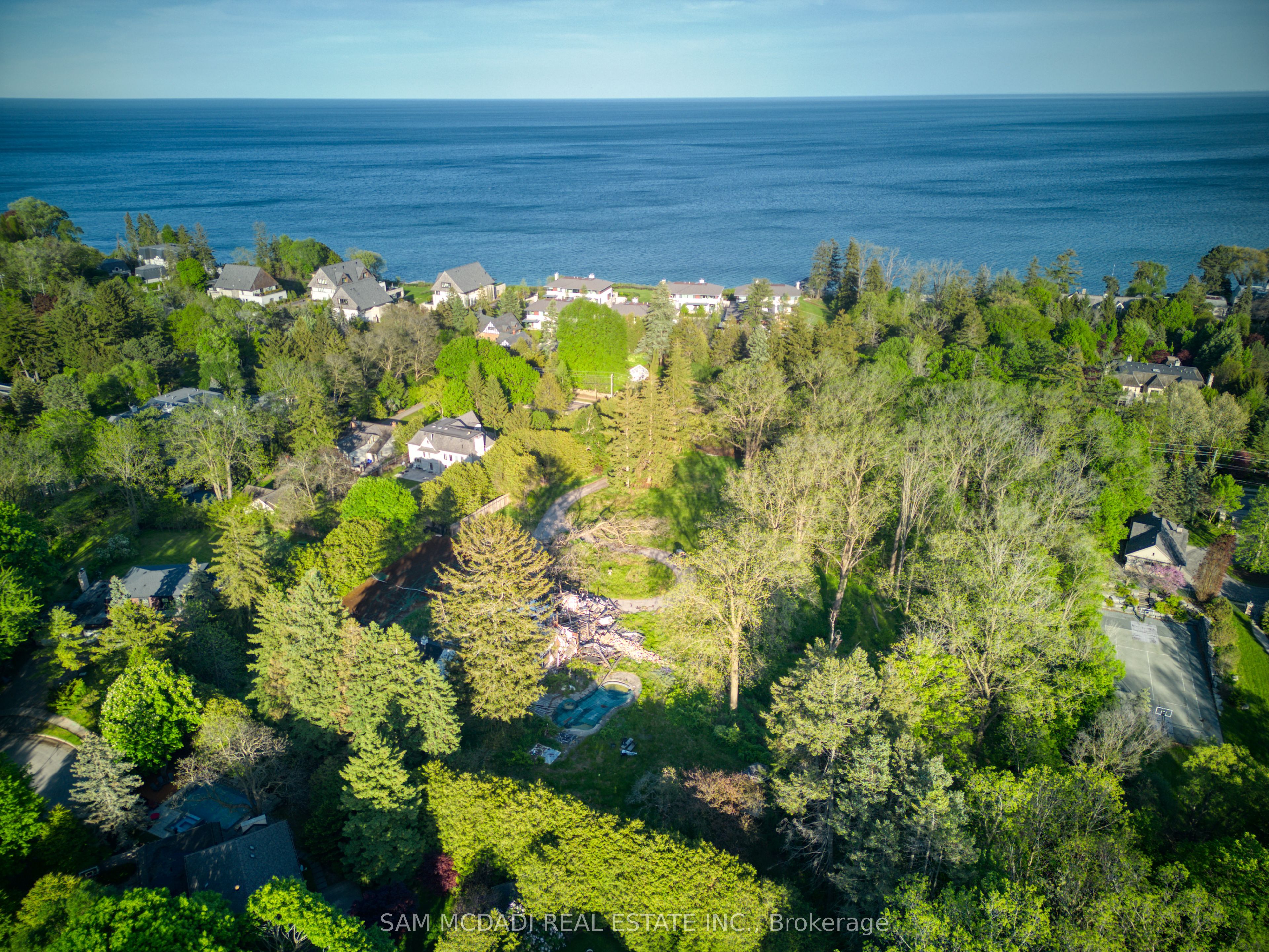1475 Lakeshore Road E Property Photo 6