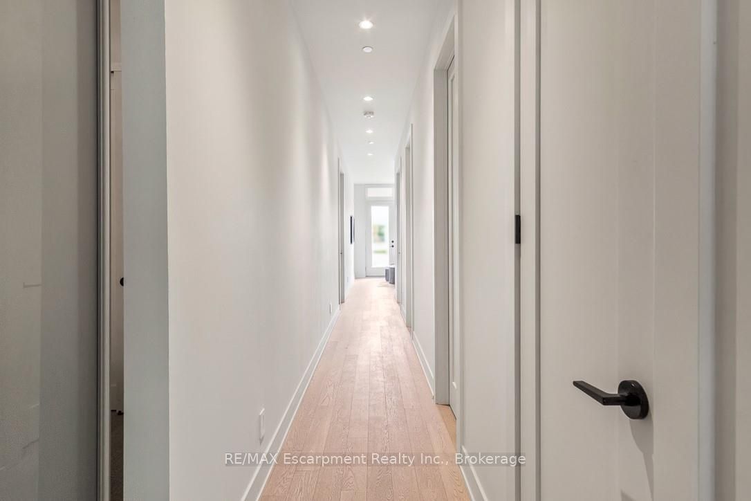 123 Maurice Drive 105 Property Photo 11