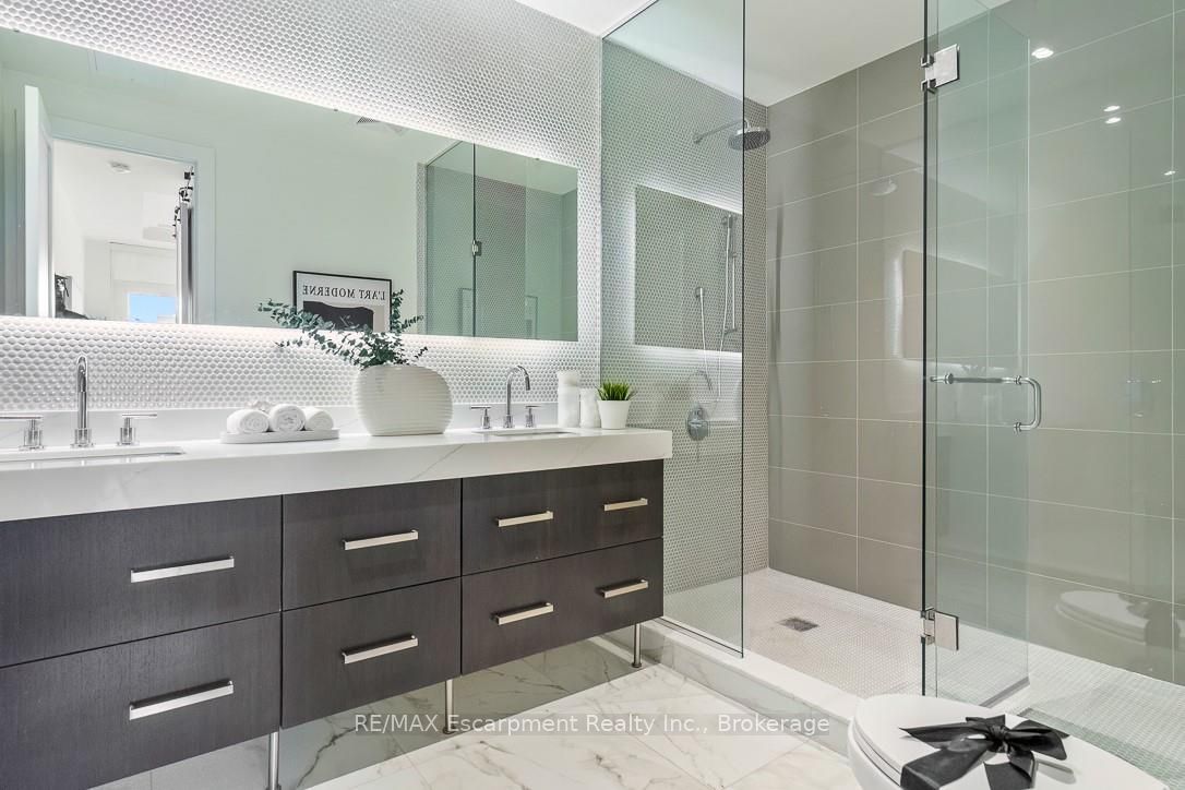 123 Maurice Drive 105 Property Photo 17
