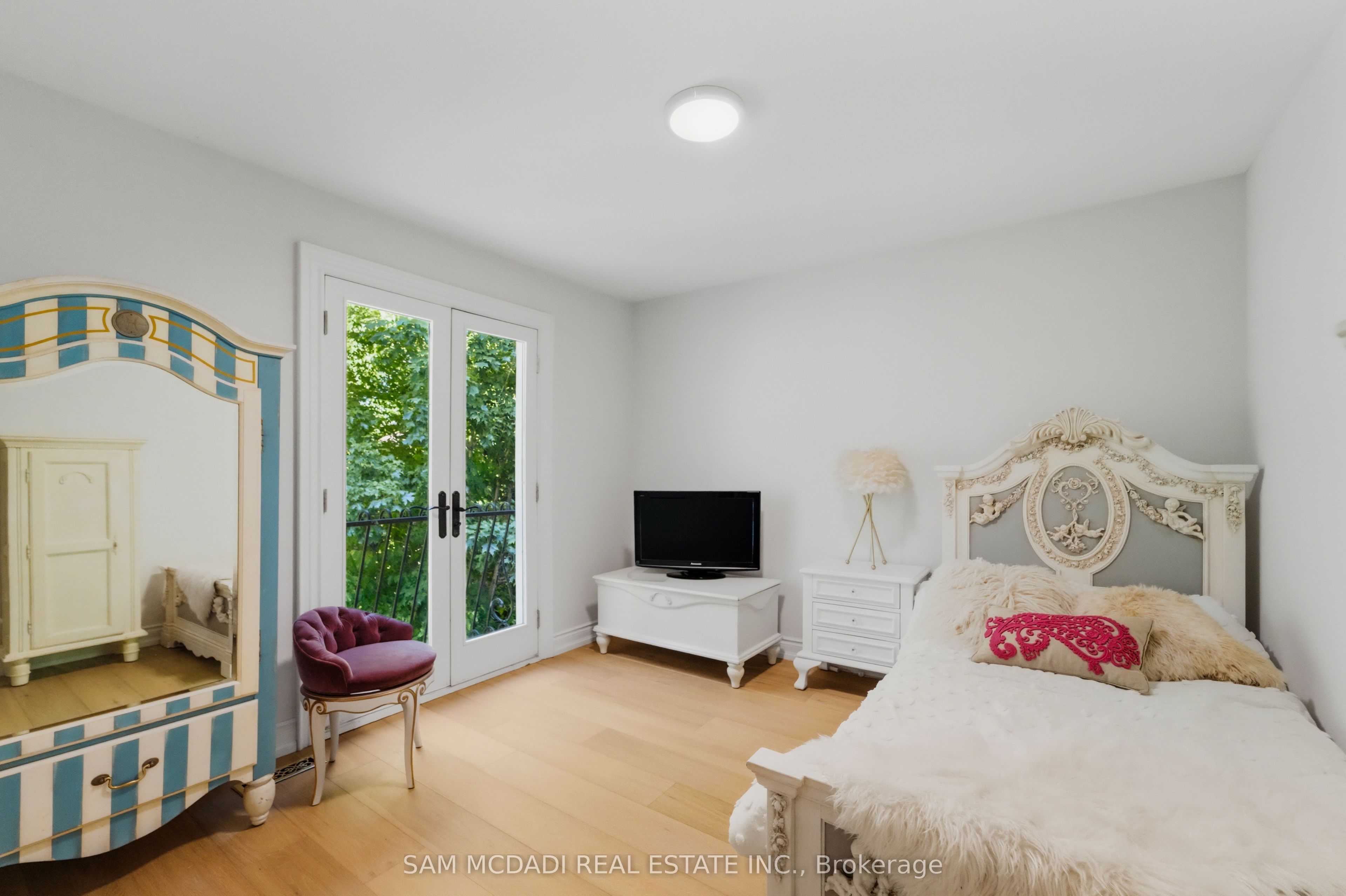 5481 Middleport Crescent Property Photo 23