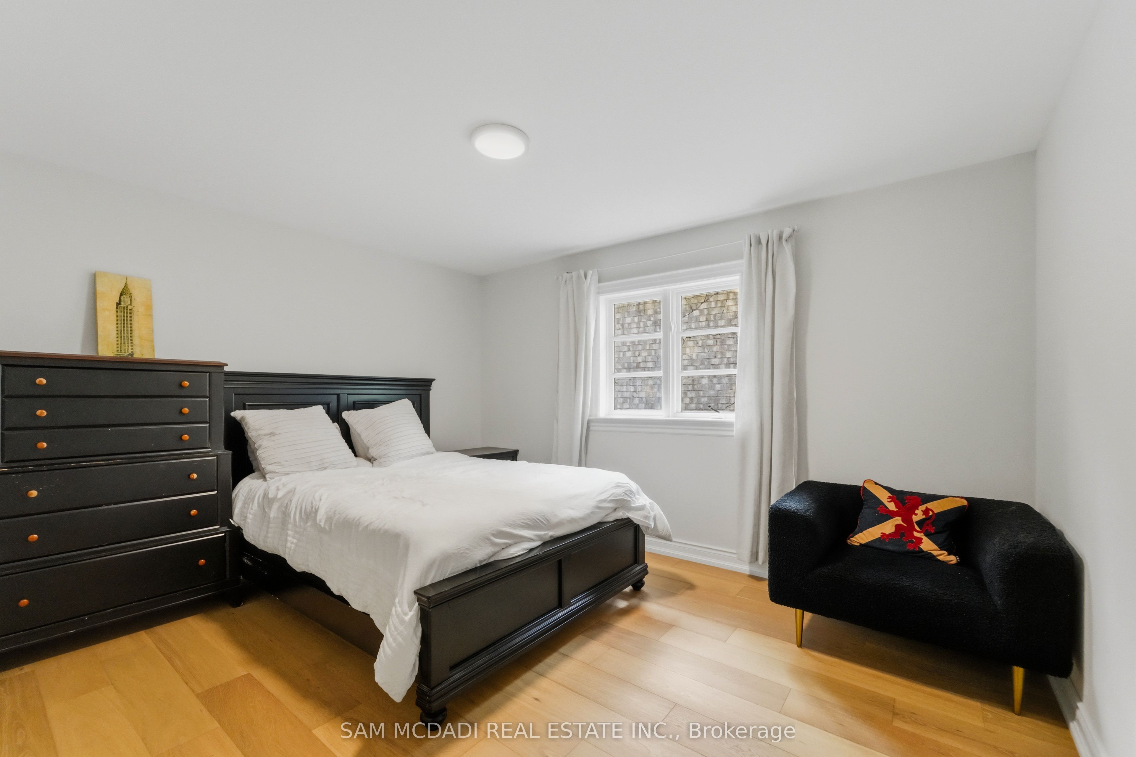 5481 Middleport Crescent Property Photo 24