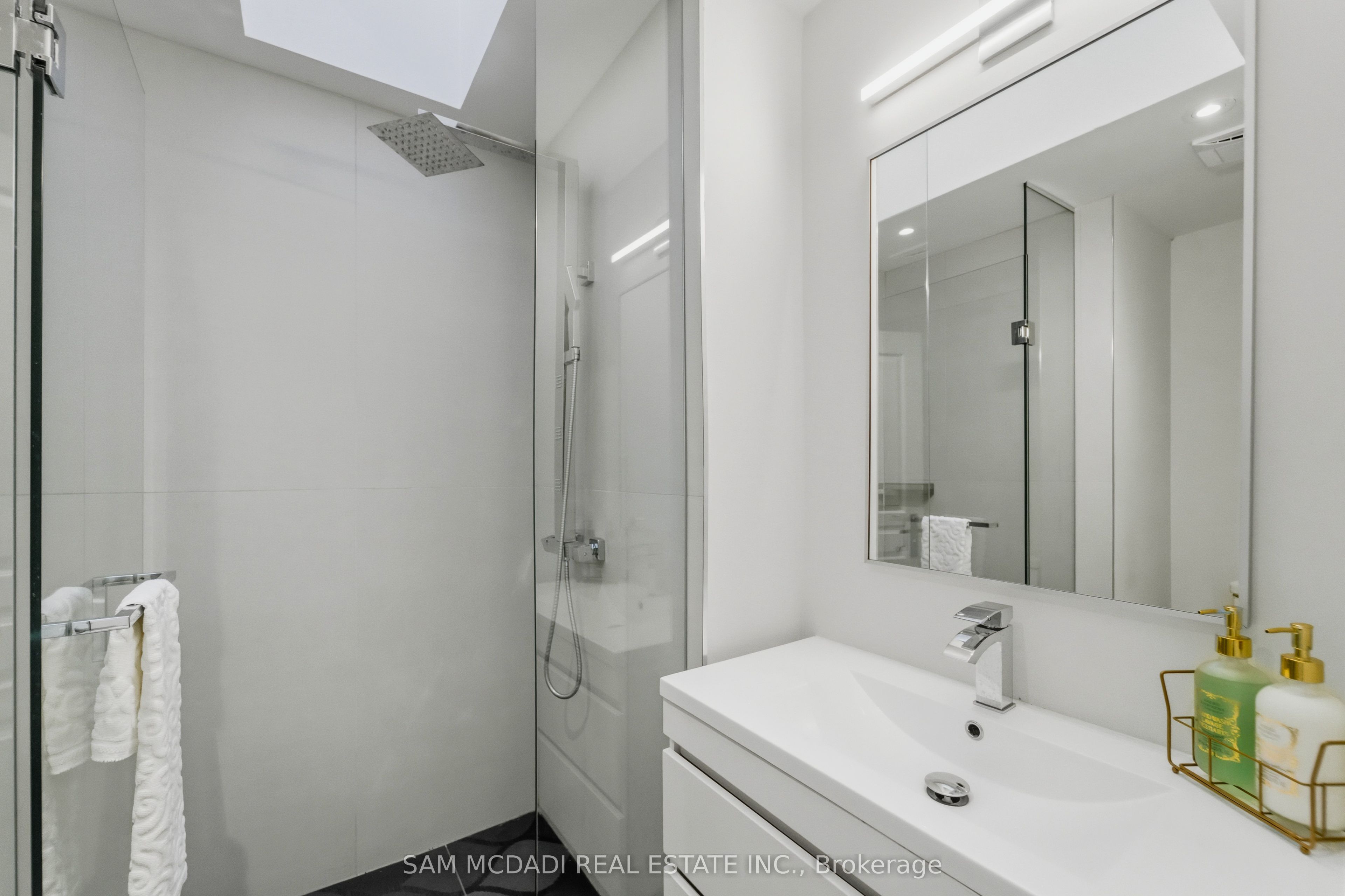 5481 Middleport Crescent Property Photo 27