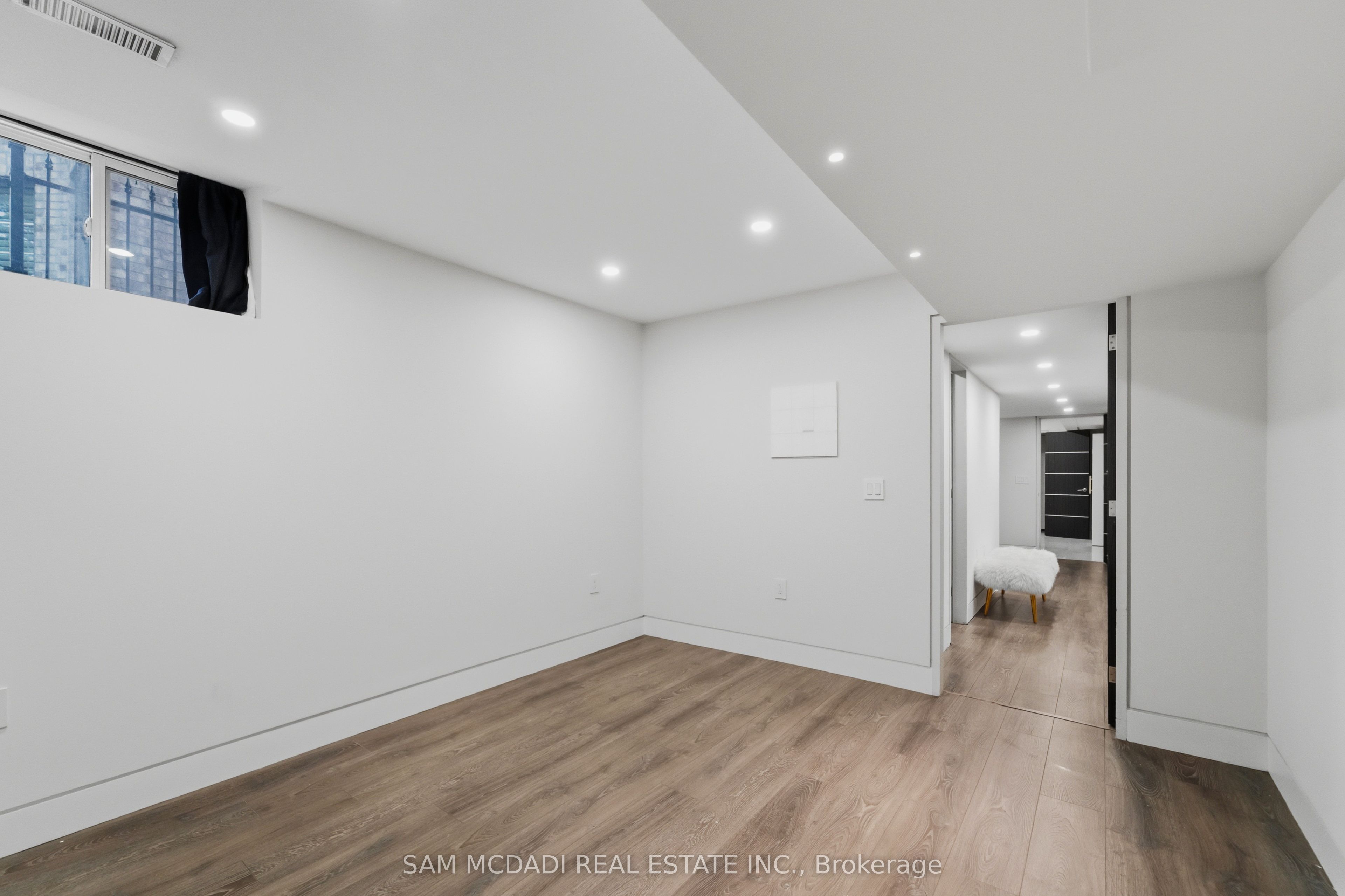 5481 Middleport Crescent Property Photo 36
