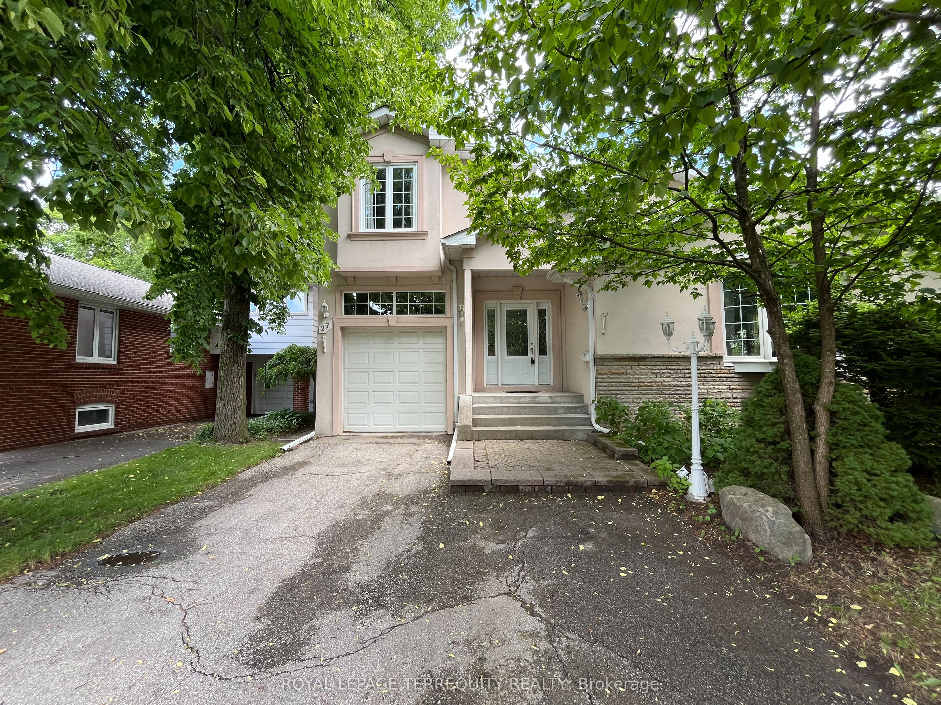 27 Shadwick Drive Property Photo 1