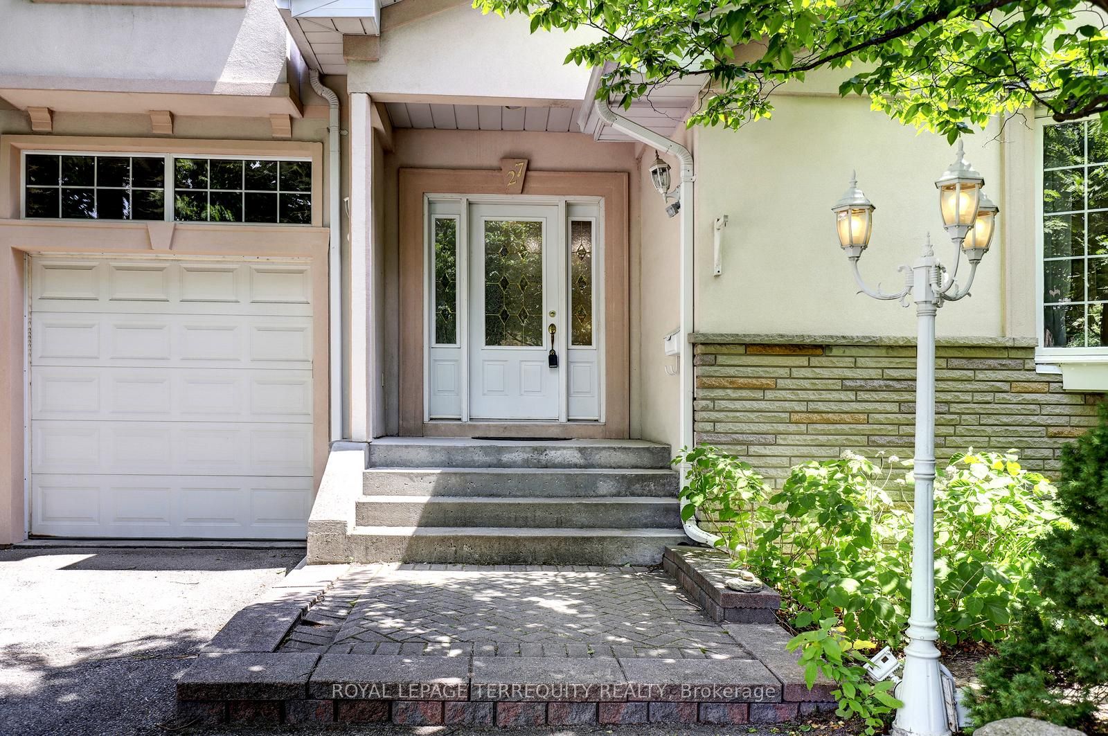 27 Shadwick Drive Property Photo 3