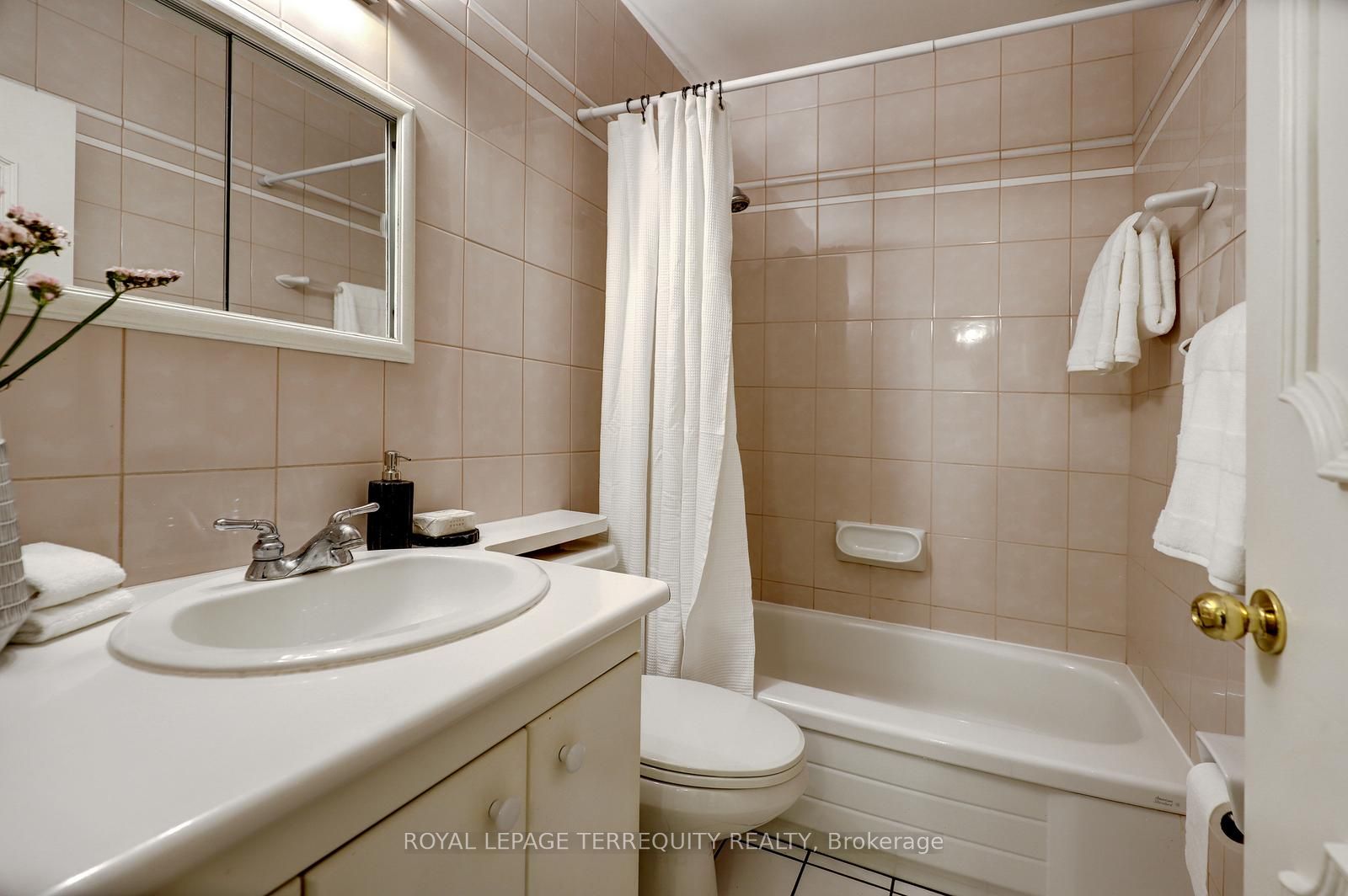 27 Shadwick Drive Property Photo 19