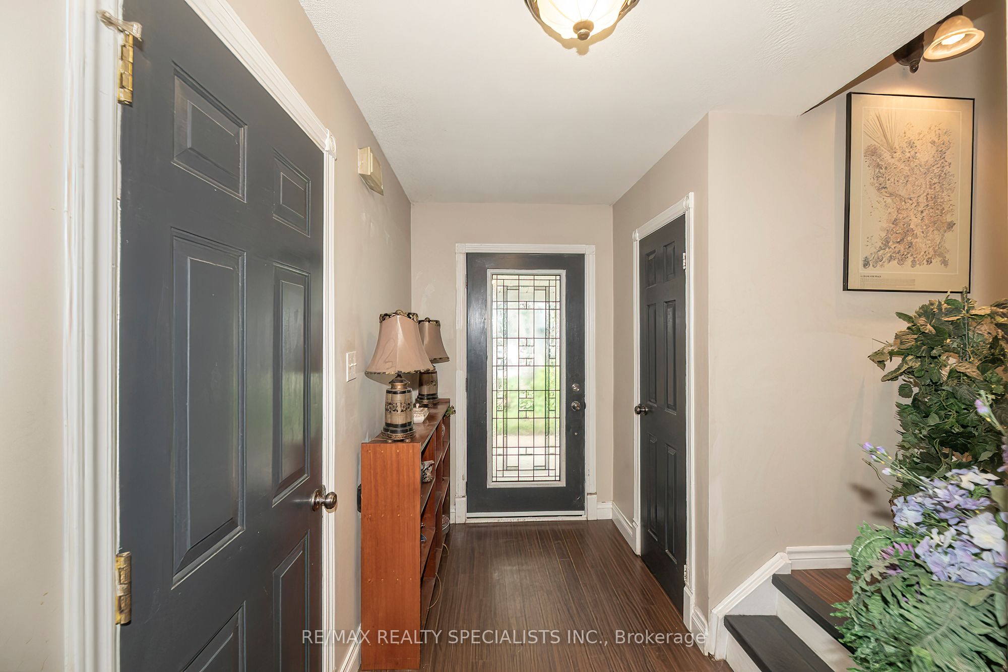 21 Richvale Drive S Property Photo 4