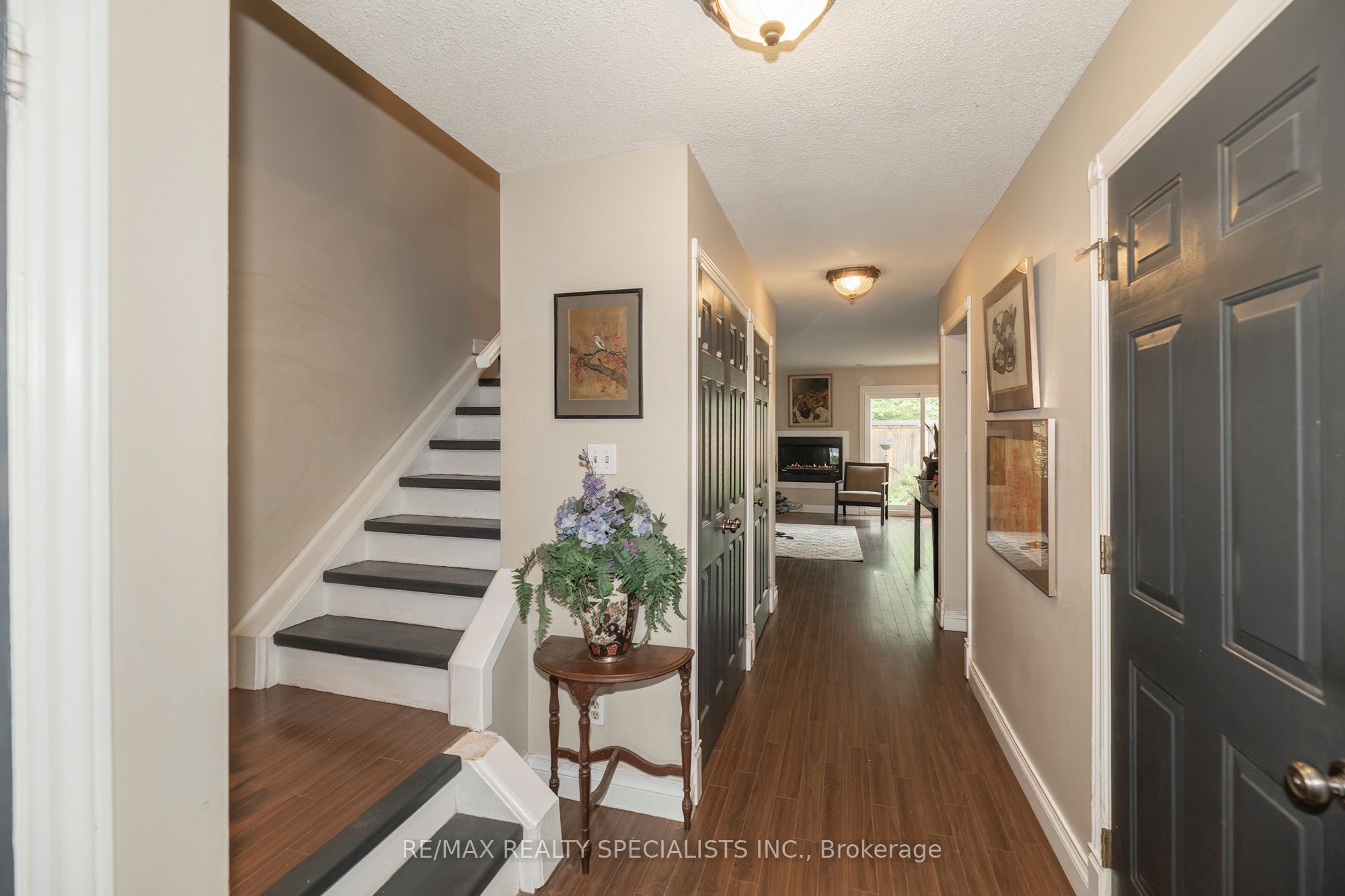 21 Richvale Drive S Property Photo 5