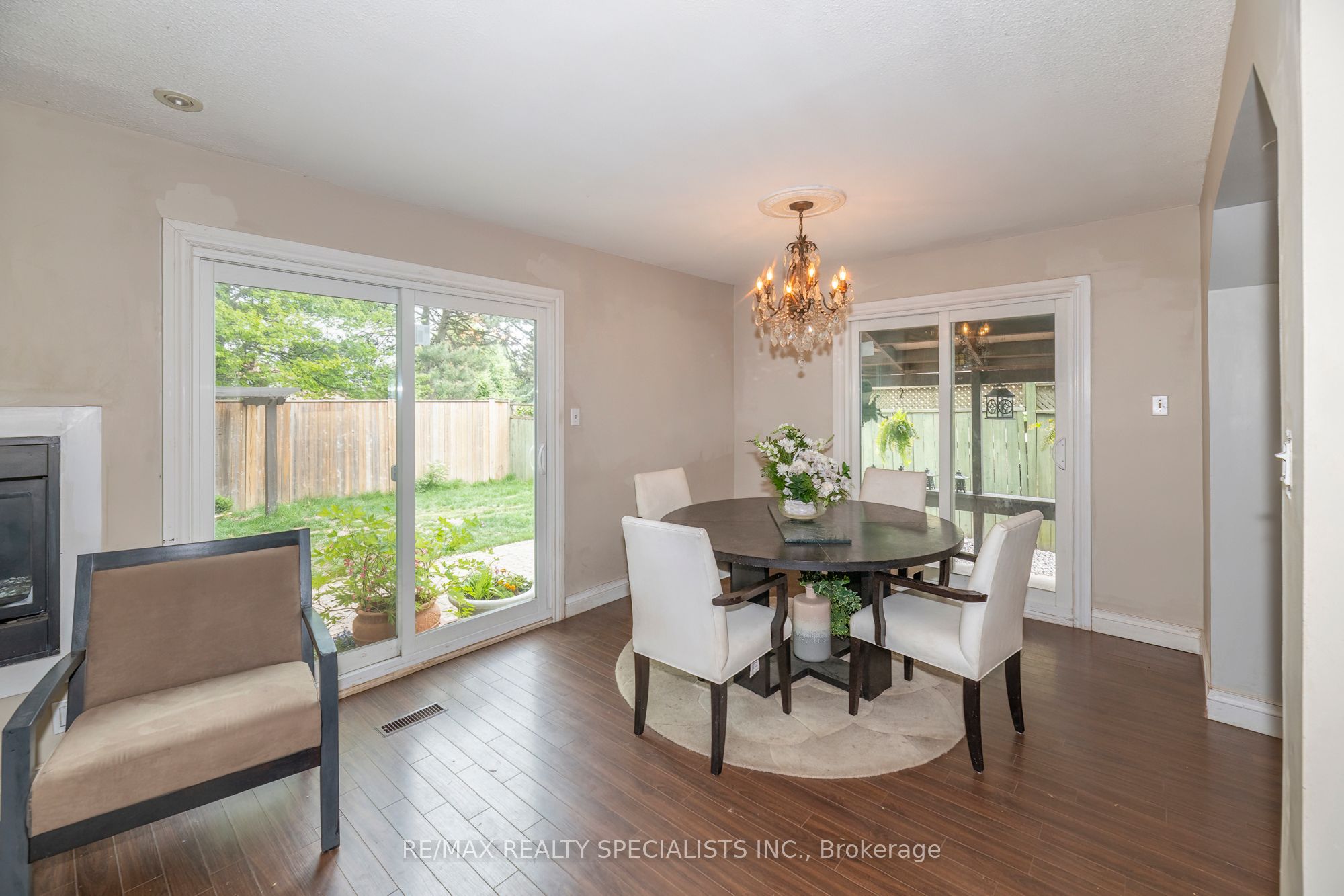 21 Richvale Drive S Property Photo 8
