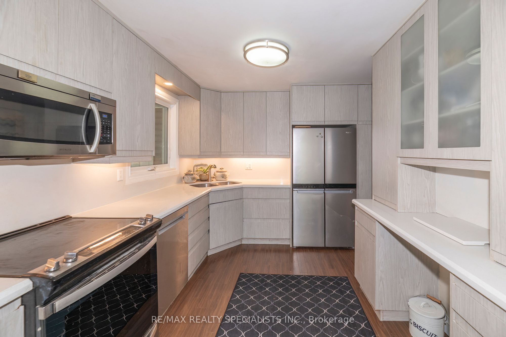 21 Richvale Drive S Property Photo 11