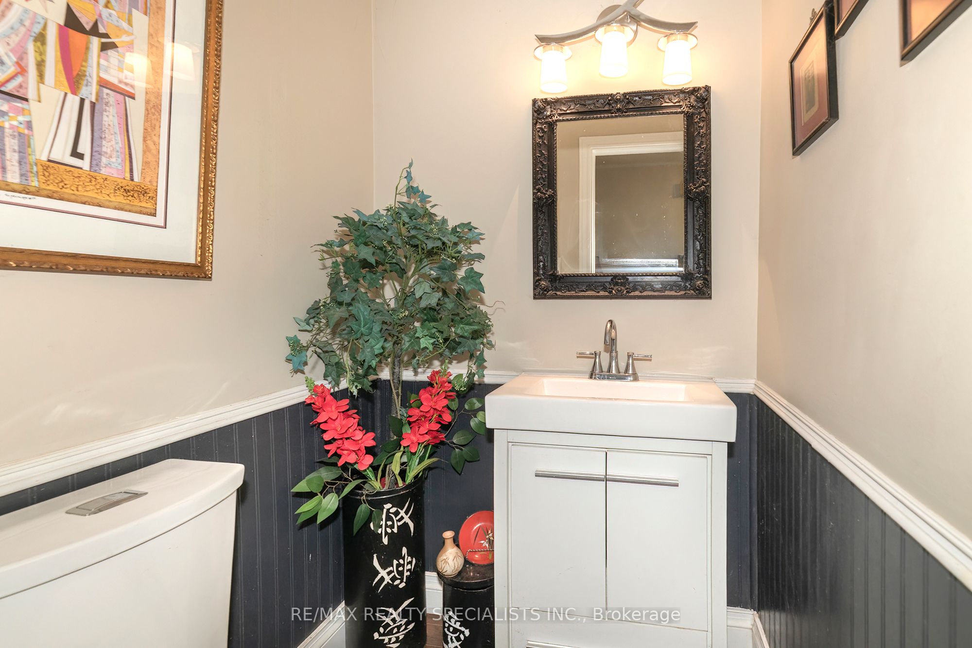 21 Richvale Drive S Property Photo 14
