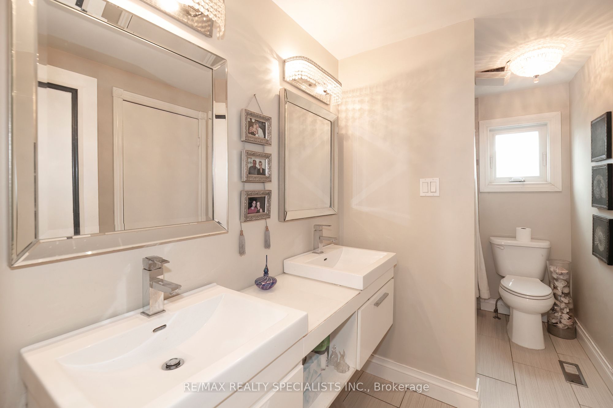 21 Richvale Drive S Property Photo 17
