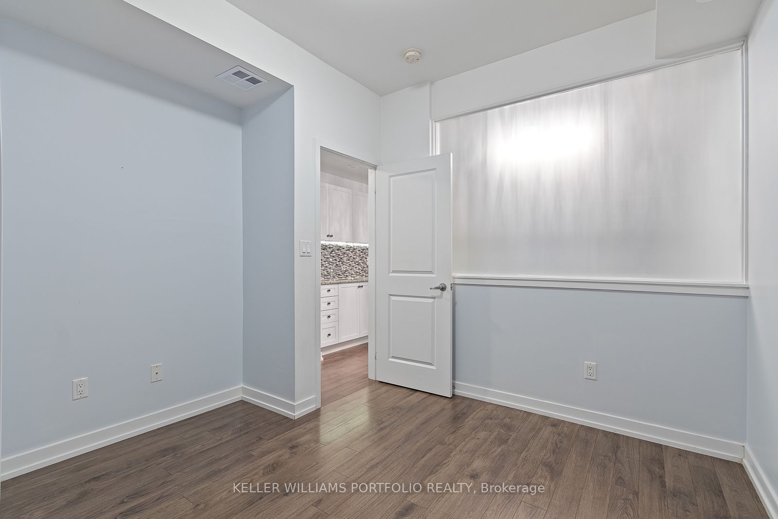 869 Wilson Avenue 10 Property Photo 15
